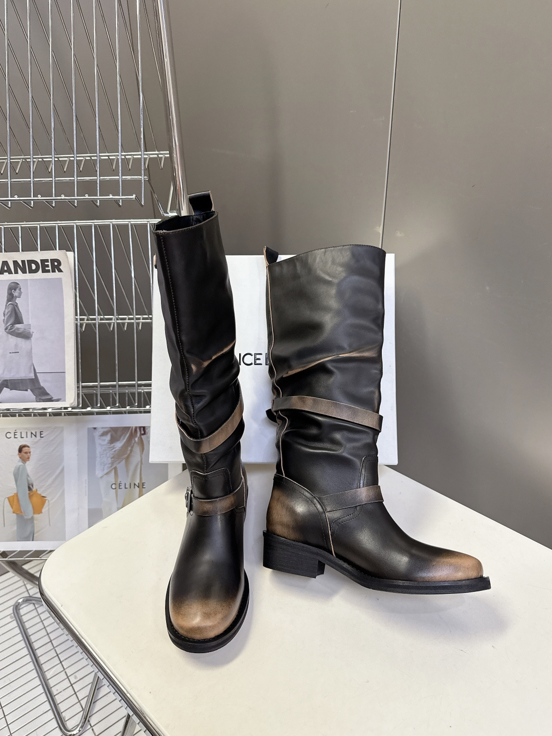 ICE DUST设计师品牌秋冬最新款复古皮靴 堆堆靴 超多明星时尚博主种草 当下最流行的型体隔板设计 结