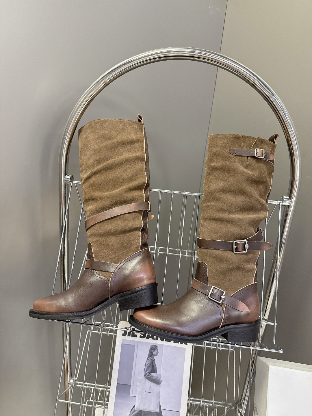 ICE DUST设计师品牌秋冬最新款复古皮靴 堆堆靴 超多明星时尚博主种草 当下最流行的型体隔板设计 结