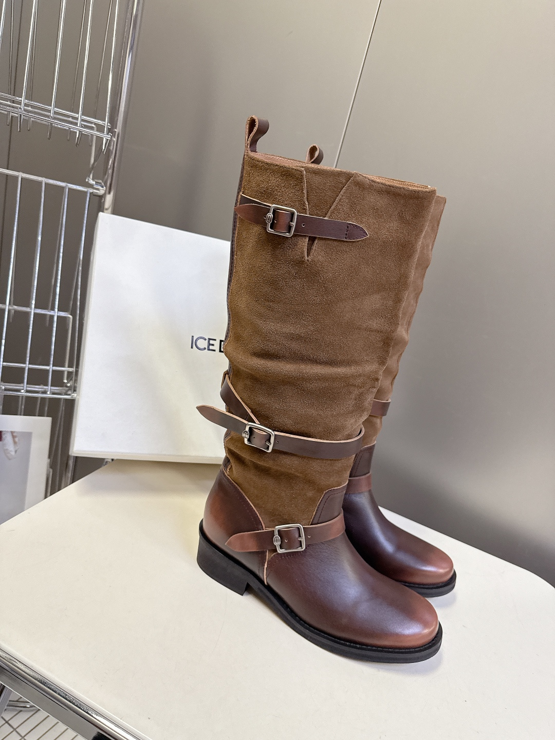 ICE DUST设计师品牌秋冬最新款复古皮靴 堆堆靴 超多明星时尚博主种草 当下最流行的型体隔板设计 结