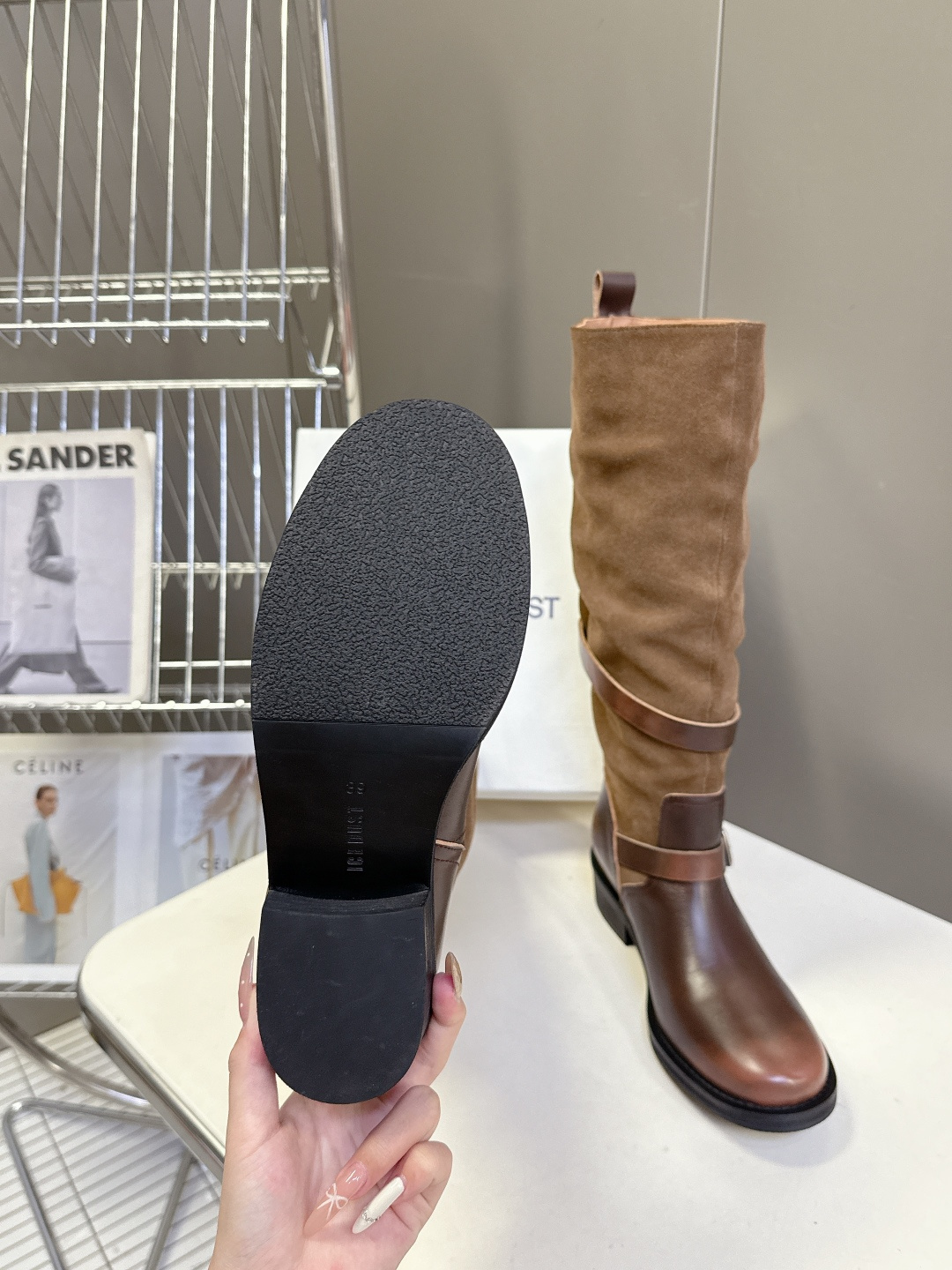 ICE DUST设计师品牌秋冬最新款复古皮靴 堆堆靴 超多明星时尚博主种草 当下最流行的型体隔板设计 结