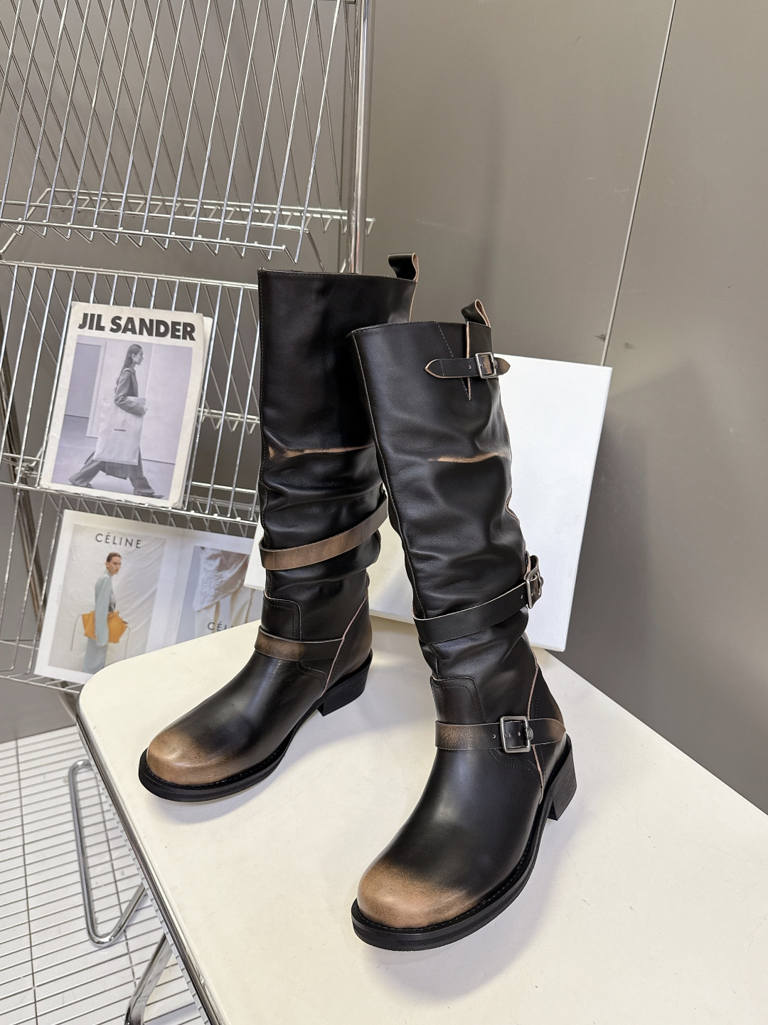 ICE DUST设计师品牌秋冬最新款复古皮靴 堆堆靴 超多明星时尚博主种草 当下最流行的型体隔板设计 结