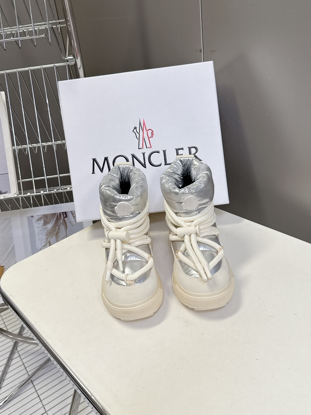 Moncler蒙口2025秋冬最新款雪地靴 奢华与功能的完美融合 行走的羽绒服:防水尼龙+加绒内里，-1