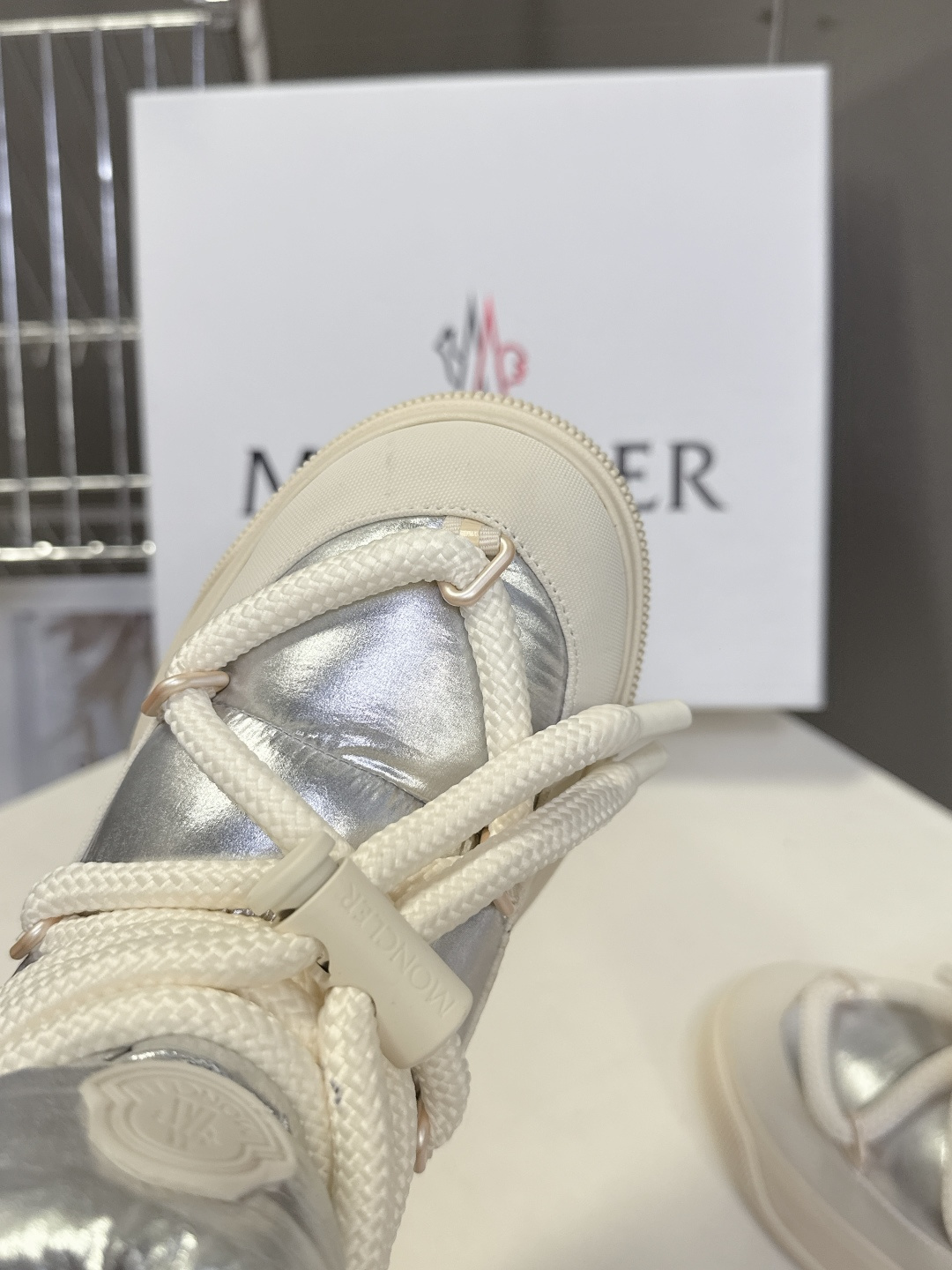 Moncler蒙口2025秋冬最新款雪地靴 奢华与功能的完美融合 行走的羽绒服:防水尼龙+加绒内里，-1