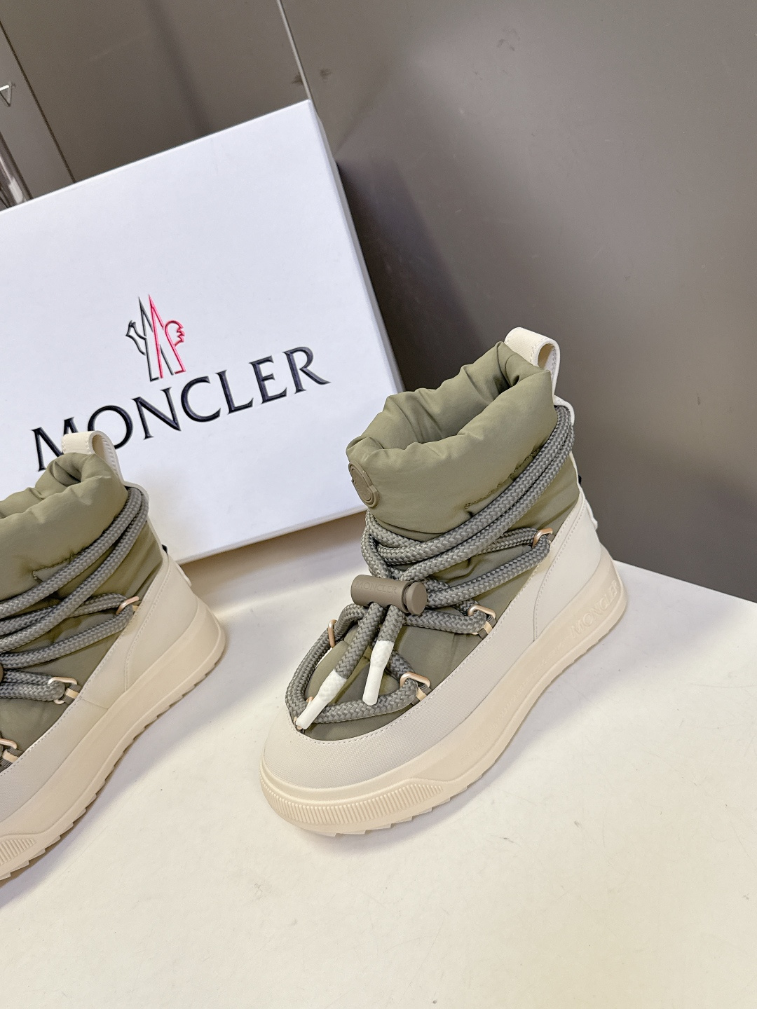 Moncler蒙口2025秋冬最新款雪地靴 奢华与功能的完美融合 行走的羽绒服:防水尼龙+加绒内里，-1