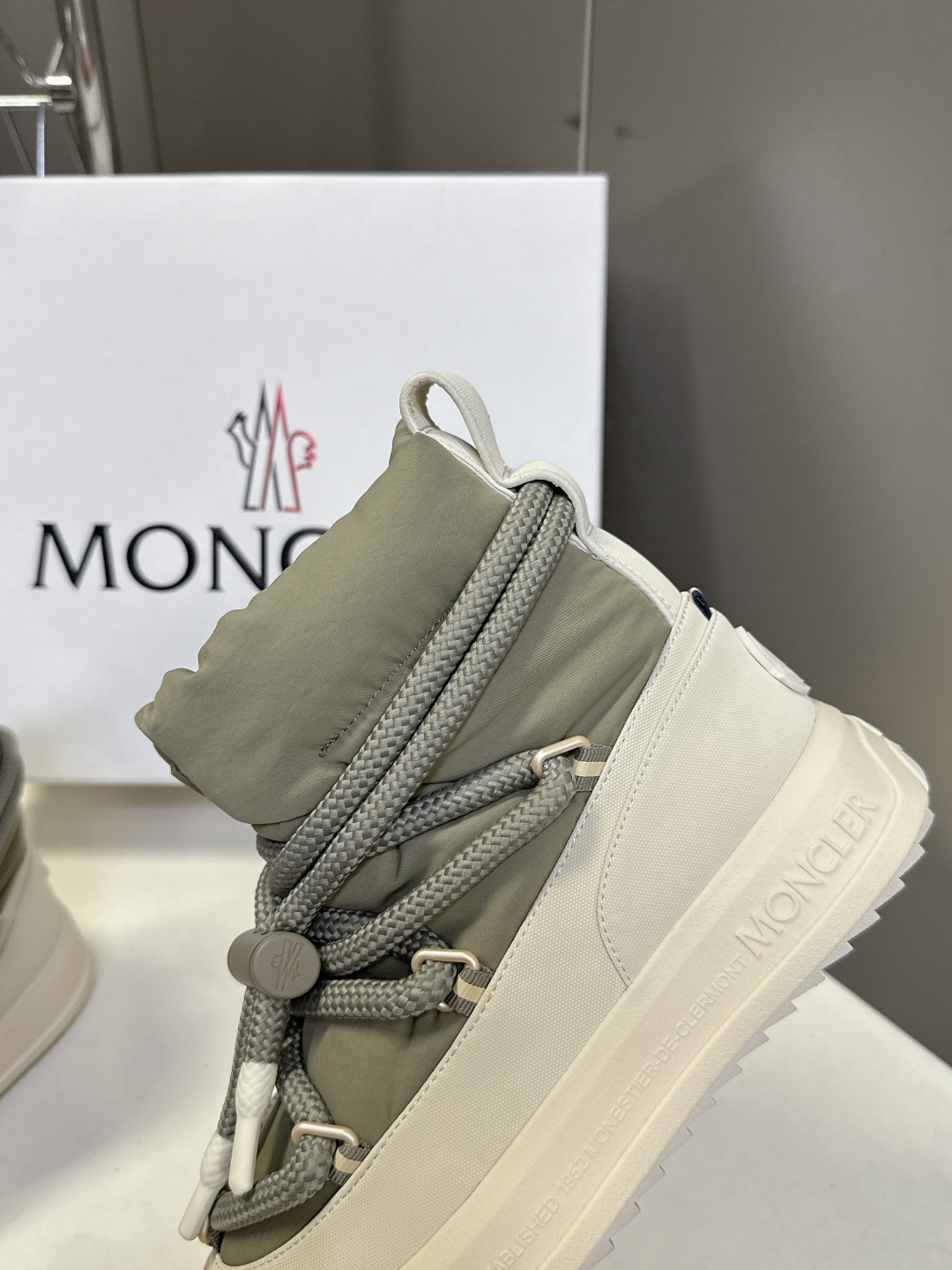 Moncler蒙口2025秋冬最新款雪地靴 奢华与功能的完美融合 行走的羽绒服:防水尼龙+加绒内里，-1