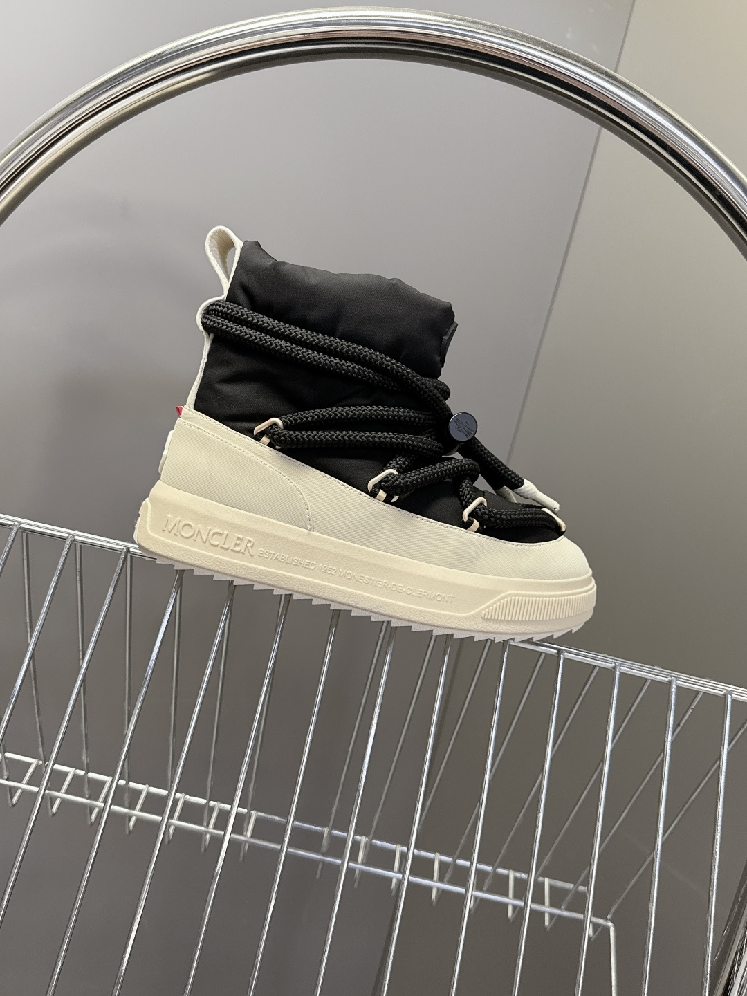 Moncler蒙口2025秋冬最新款雪地靴 奢华与功能的完美融合 行走的羽绒服:防水尼龙+加绒内里，-1