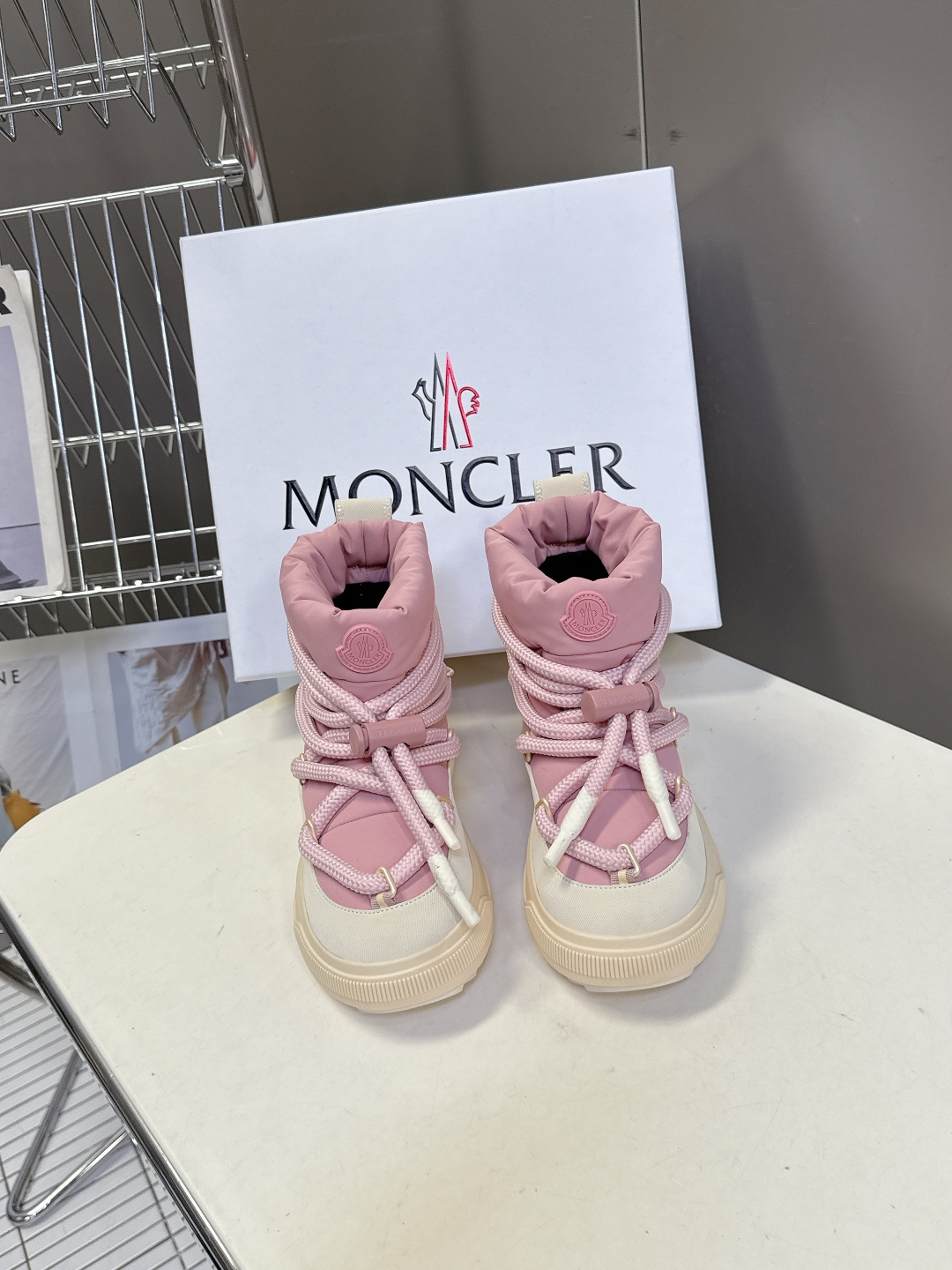 Moncler蒙口2025秋冬最新款雪地靴 奢华与功能的完美融合 行走的羽绒服:防水尼龙+加绒内里，-1