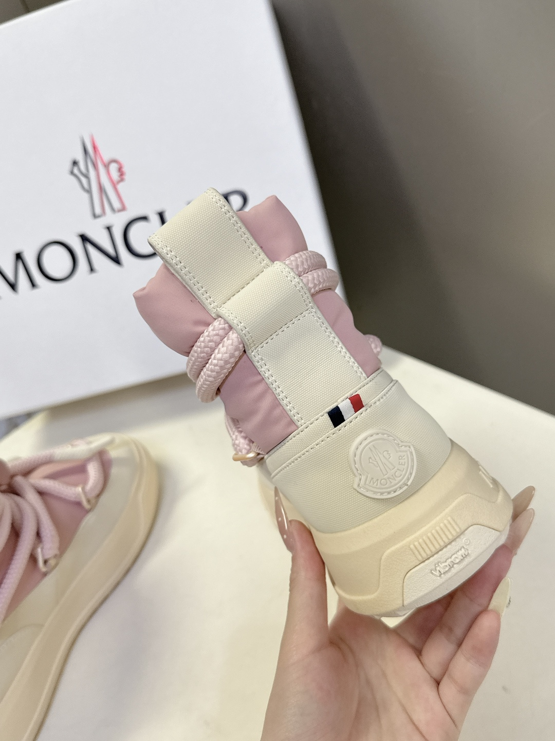 Moncler蒙口2025秋冬最新款雪地靴 奢华与功能的完美融合 行走的羽绒服:防水尼龙+加绒内里，-1