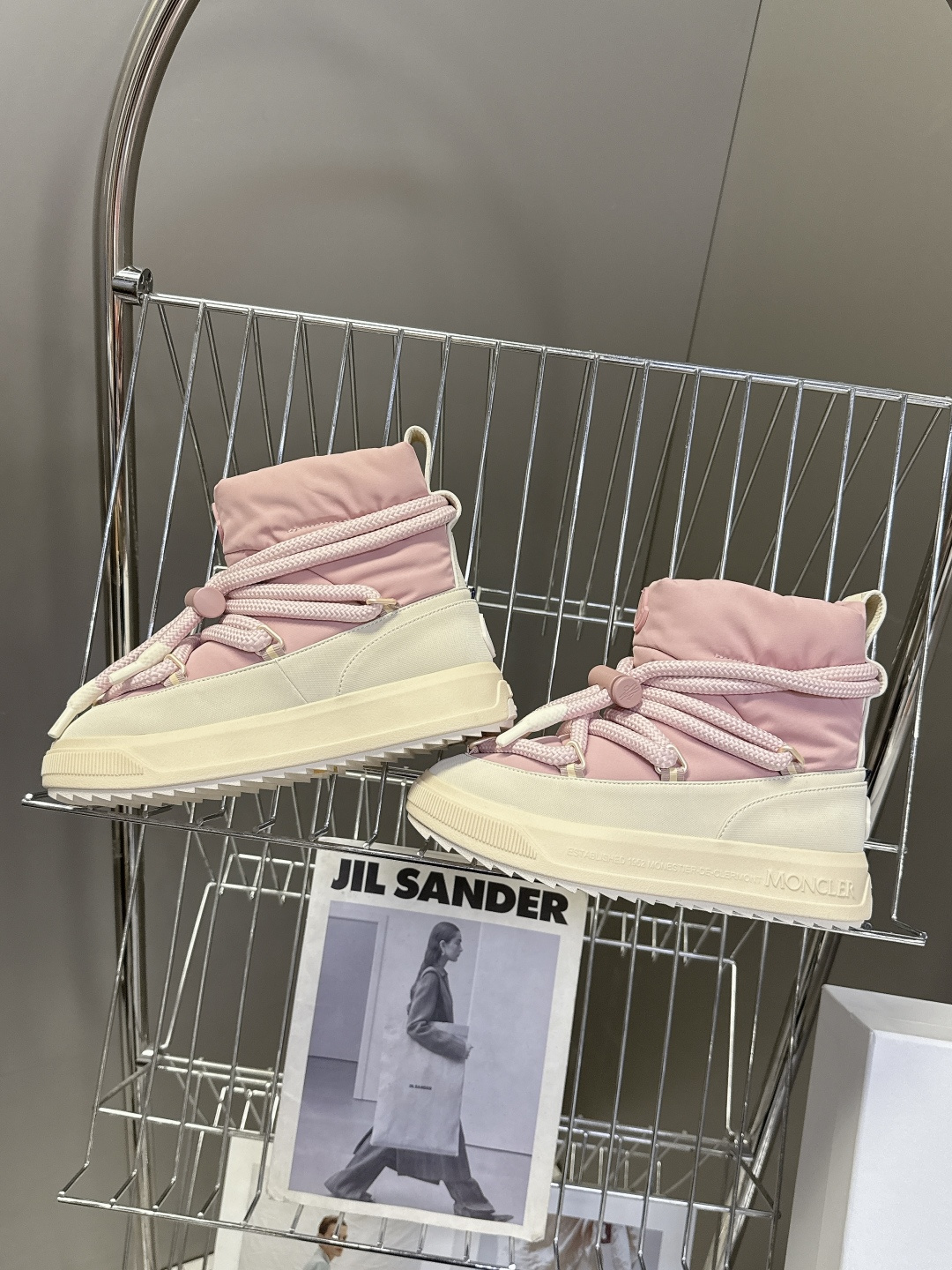 Moncler蒙口2025秋冬最新款雪地靴 奢华与功能的完美融合 行走的羽绒服:防水尼龙+加绒内里，-1