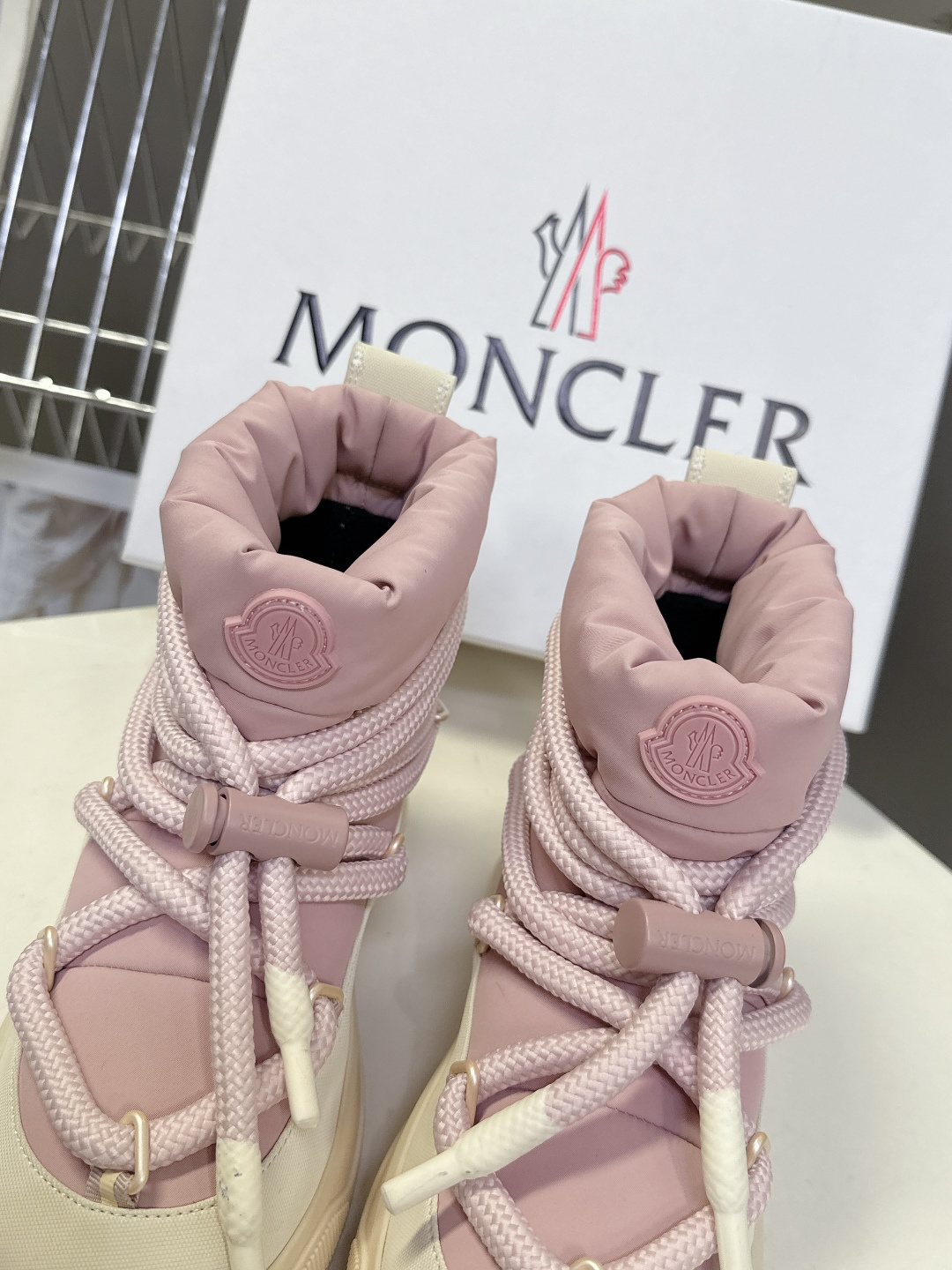 Moncler蒙口2025秋冬最新款雪地靴 奢华与功能的完美融合 行走的羽绒服:防水尼龙+加绒内里，-1
