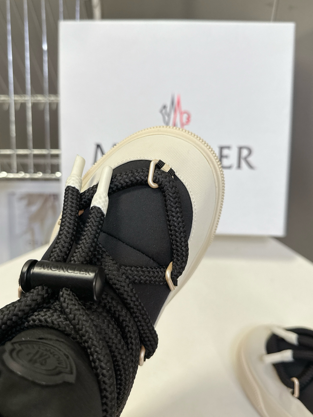 Moncler蒙口2025秋冬最新款雪地靴 奢华与功能的完美融合 行走的羽绒服:防水尼龙+加绒内里，-1