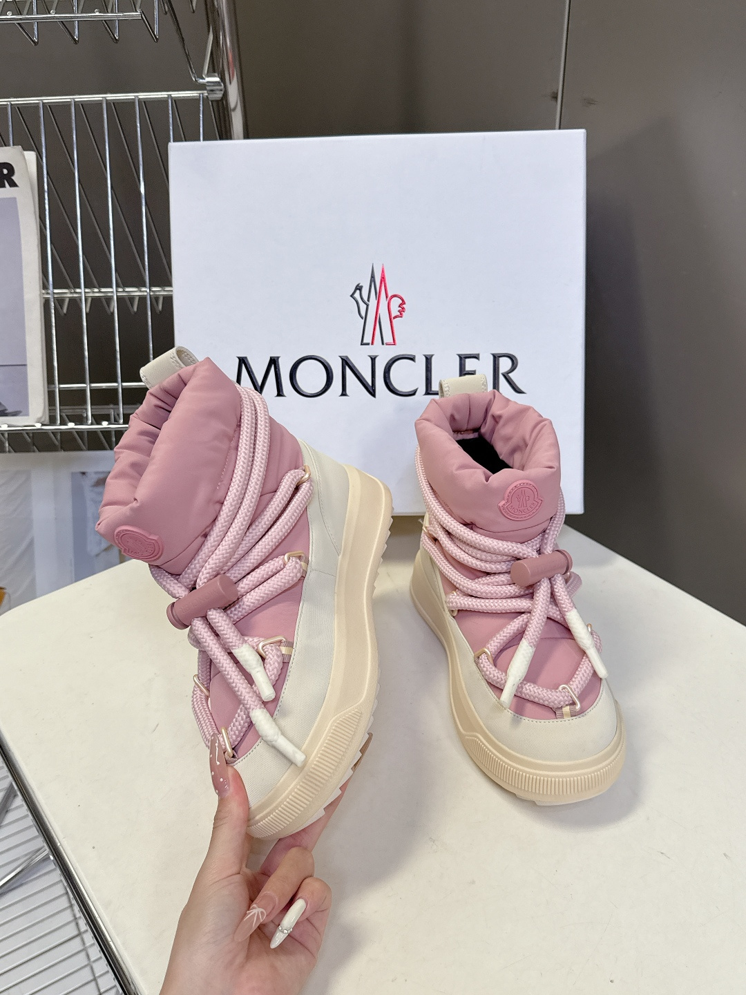 Moncler蒙口2025秋冬最新款雪地靴 奢华与功能的完美融合 行走的羽绒服:防水尼龙+加绒内里，-1