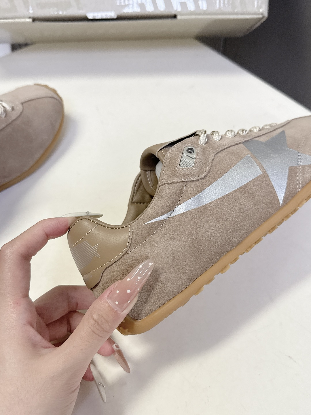 Golden Goose最新款GGDB休闲鞋 德训鞋 明星私服上脚示范 ×就是这么百搭 当下最流行的薄底