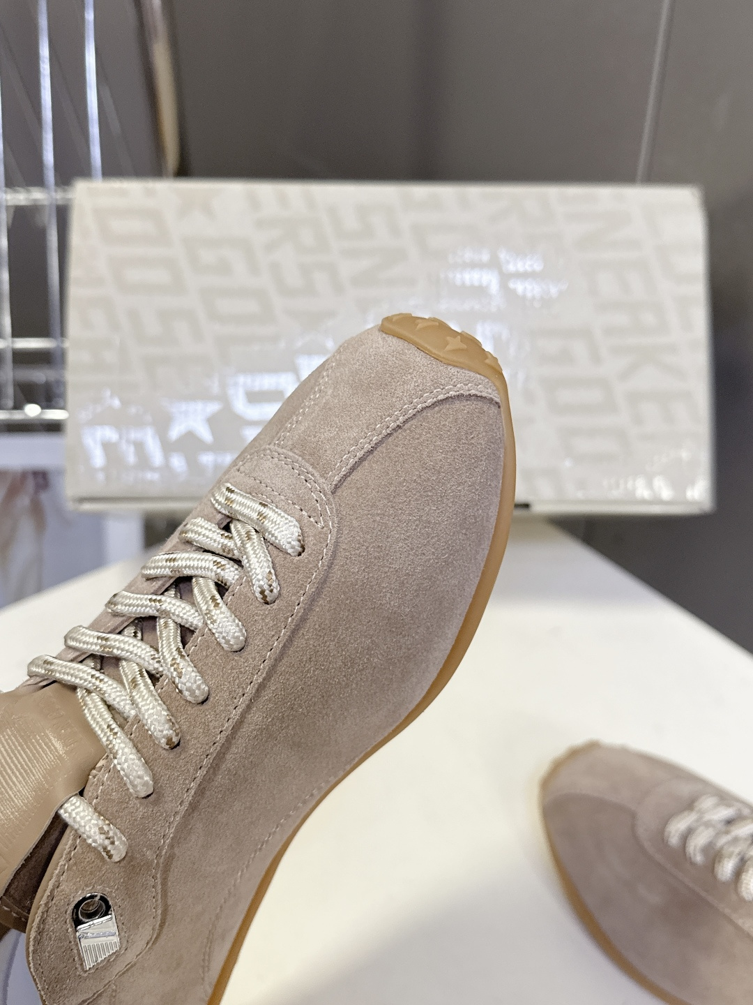 Golden Goose最新款GGDB休闲鞋 德训鞋 明星私服上脚示范 ×就是这么百搭 当下最流行的薄底