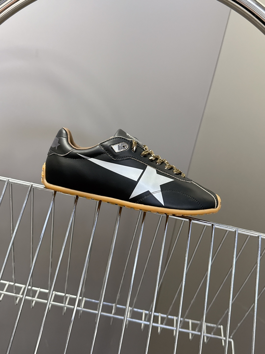 Golden Goose最新款GGDB休闲鞋 德训鞋 明星私服上脚示范 ×就是这么百搭 当下最流行的薄底