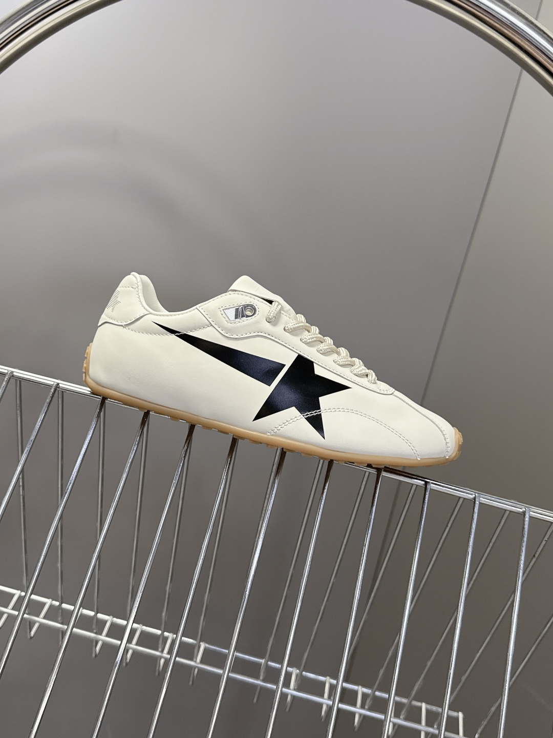 Golden Goose最新款GGDB休闲鞋 德训鞋 明星私服上脚示范 ×就是这么百搭 当下最流行的薄底