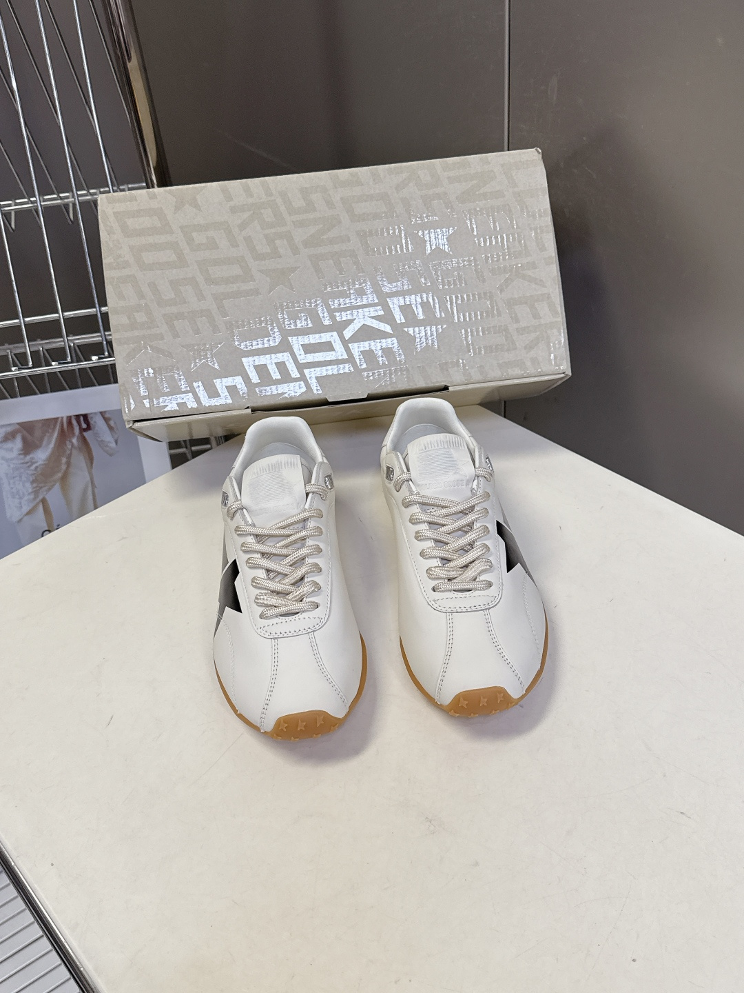 Golden Goose最新款GGDB休闲鞋 德训鞋 明星私服上脚示范 ×就是这么百搭 当下最流行的薄底