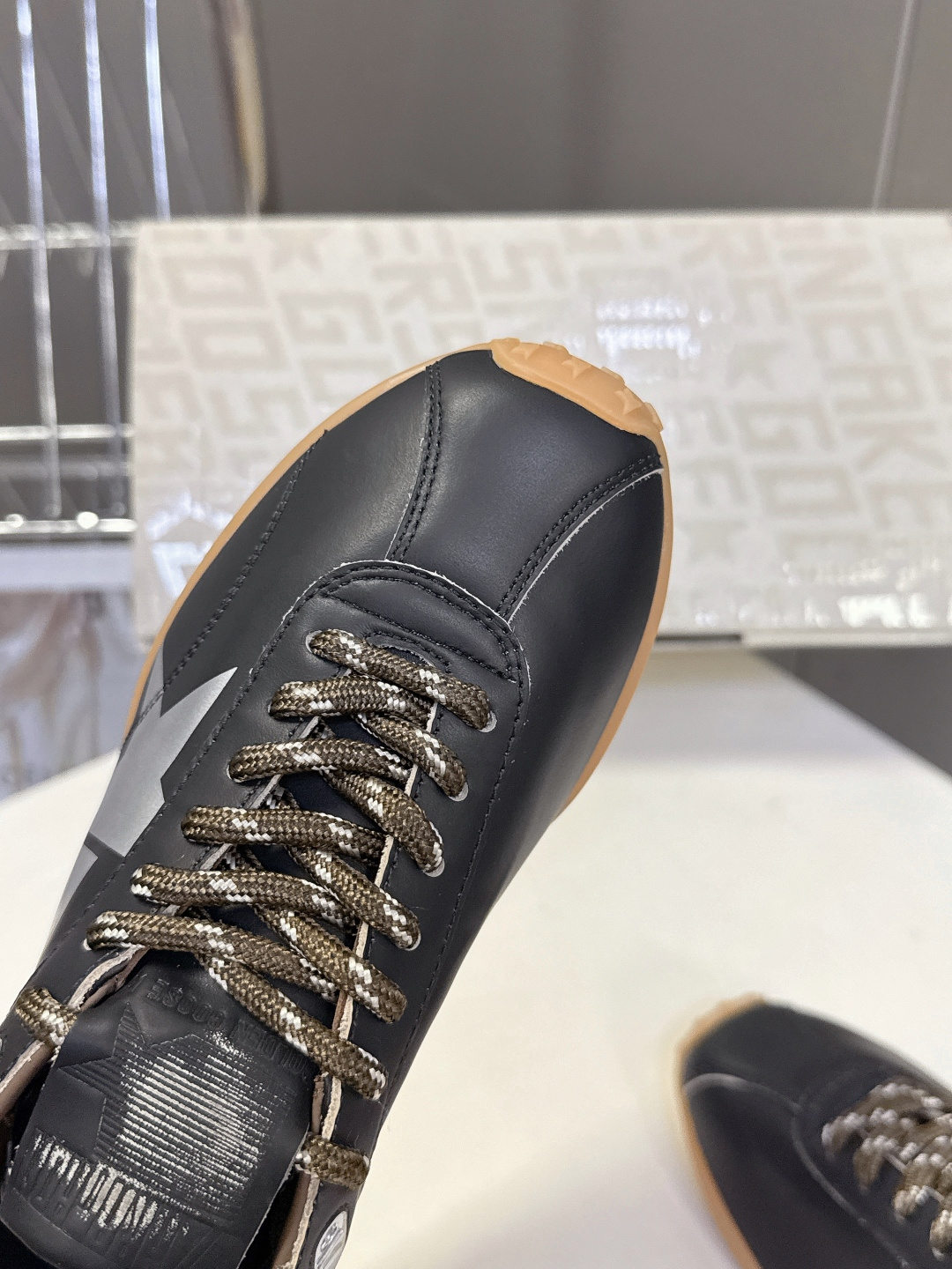 Golden Goose最新款GGDB休闲鞋 德训鞋 明星私服上脚示范 ×就是这么百搭 当下最流行的薄底