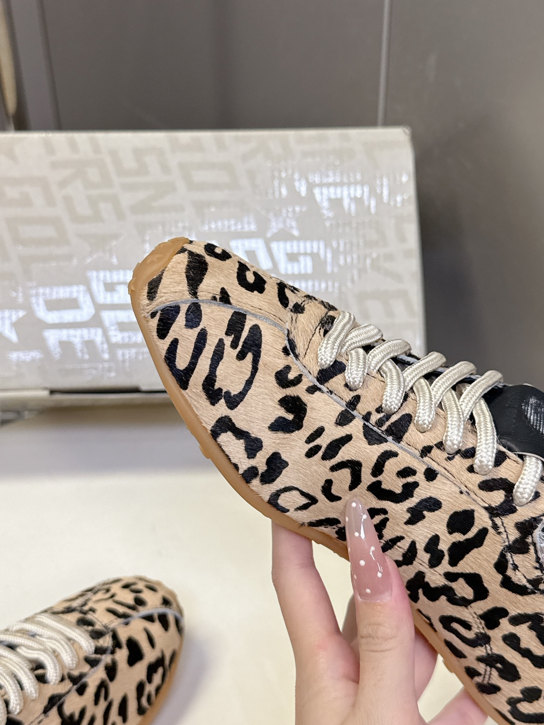 Golden Goose最新款GGDB休闲鞋 德训鞋 明星私服上脚示范 ×就是这么百搭 当下最流行的薄底