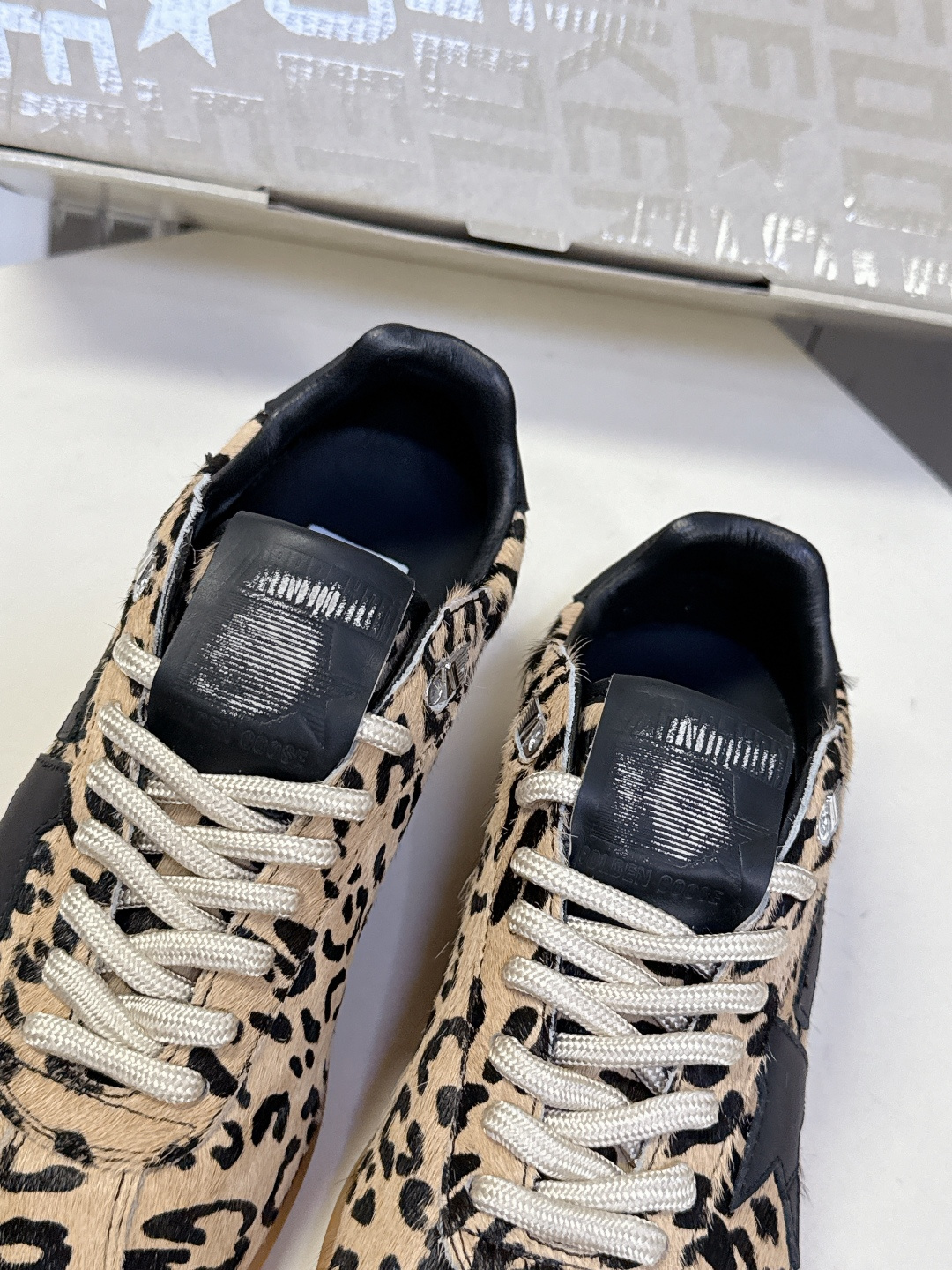 Golden Goose最新款GGDB休闲鞋 德训鞋 明星私服上脚示范 ×就是这么百搭 当下最流行的薄底