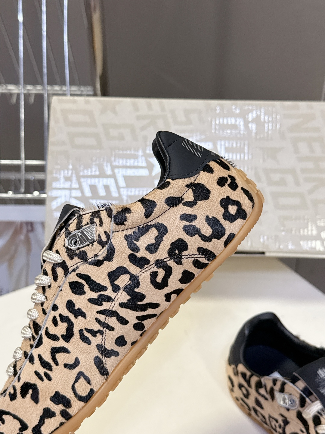 Golden Goose最新款GGDB休闲鞋 德训鞋 明星私服上脚示范 ×就是这么百搭 当下最流行的薄底