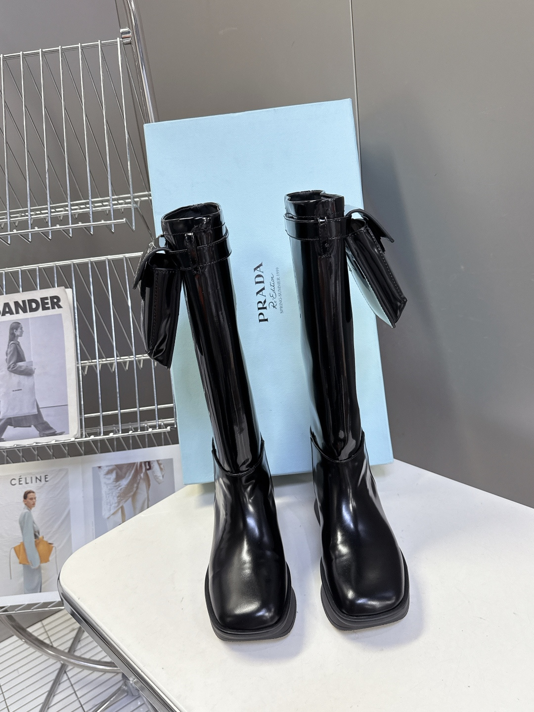 PRADA普拉达顶级版本松糕厚底口袋三角标靴子原版1:1定制，众多网红上脚 注塑三角字母luogo工艺，