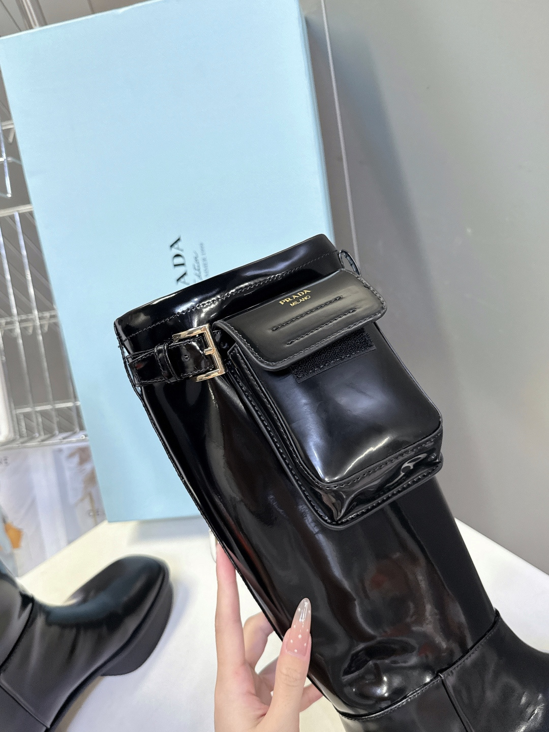 PRADA普拉达顶级版本松糕厚底口袋三角标靴子原版1:1定制，众多网红上脚 注塑三角字母luogo工艺，