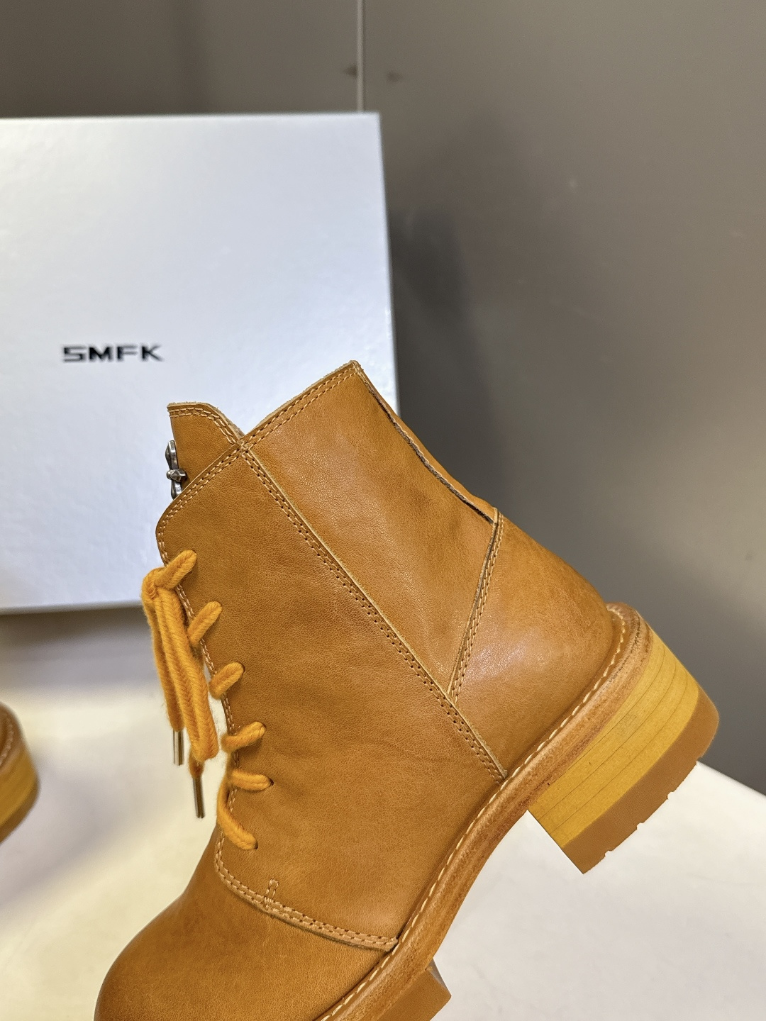 SMFK潮牌十字架秋冬最新款水洗皮鞋 牛仔靴 短靴超多明星网红种草 简约的设计 十字架logo点缀 品牌