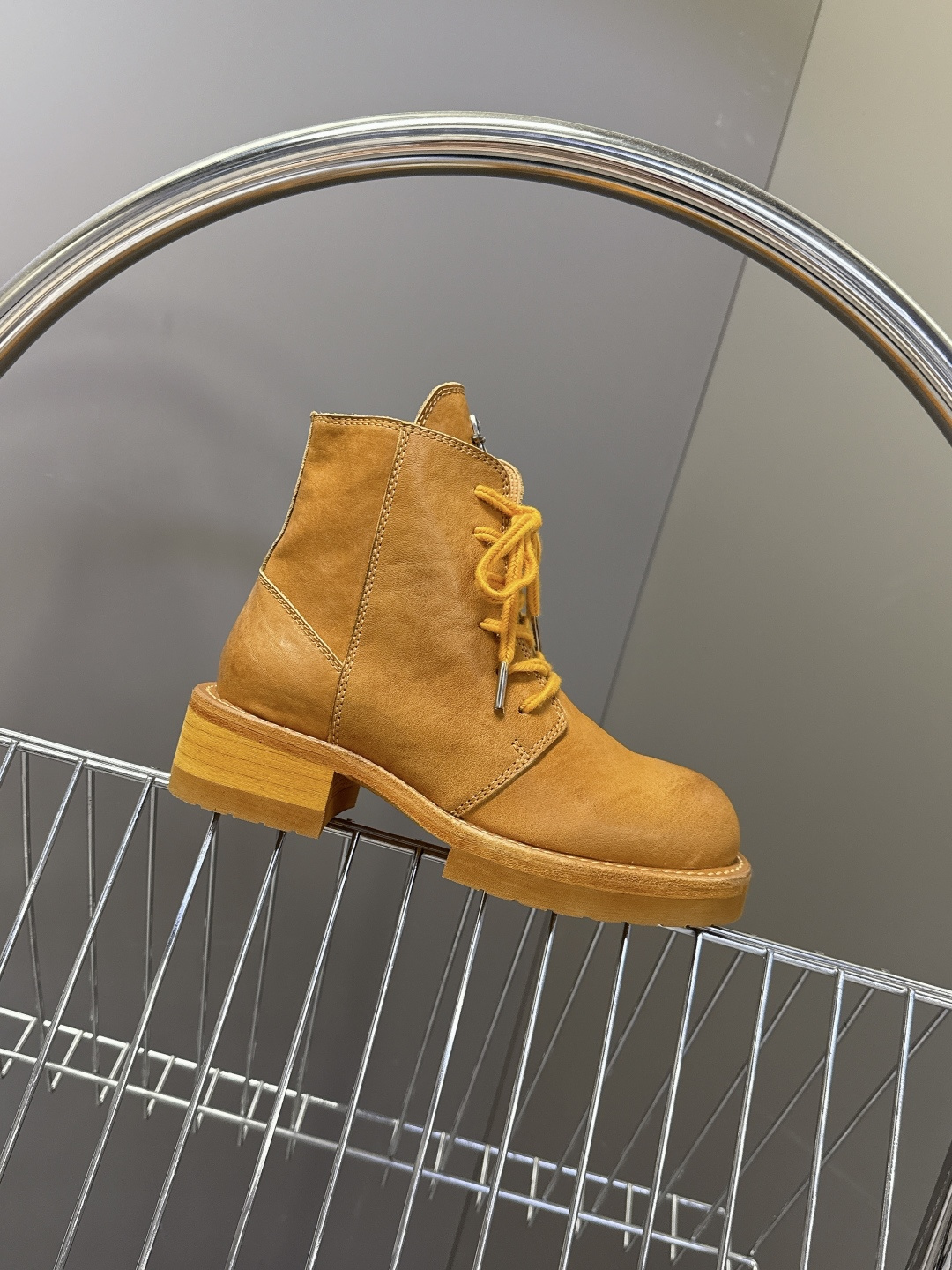 SMFK潮牌十字架秋冬最新款水洗皮鞋 牛仔靴 短靴超多明星网红种草 简约的设计 十字架logo点缀 品牌