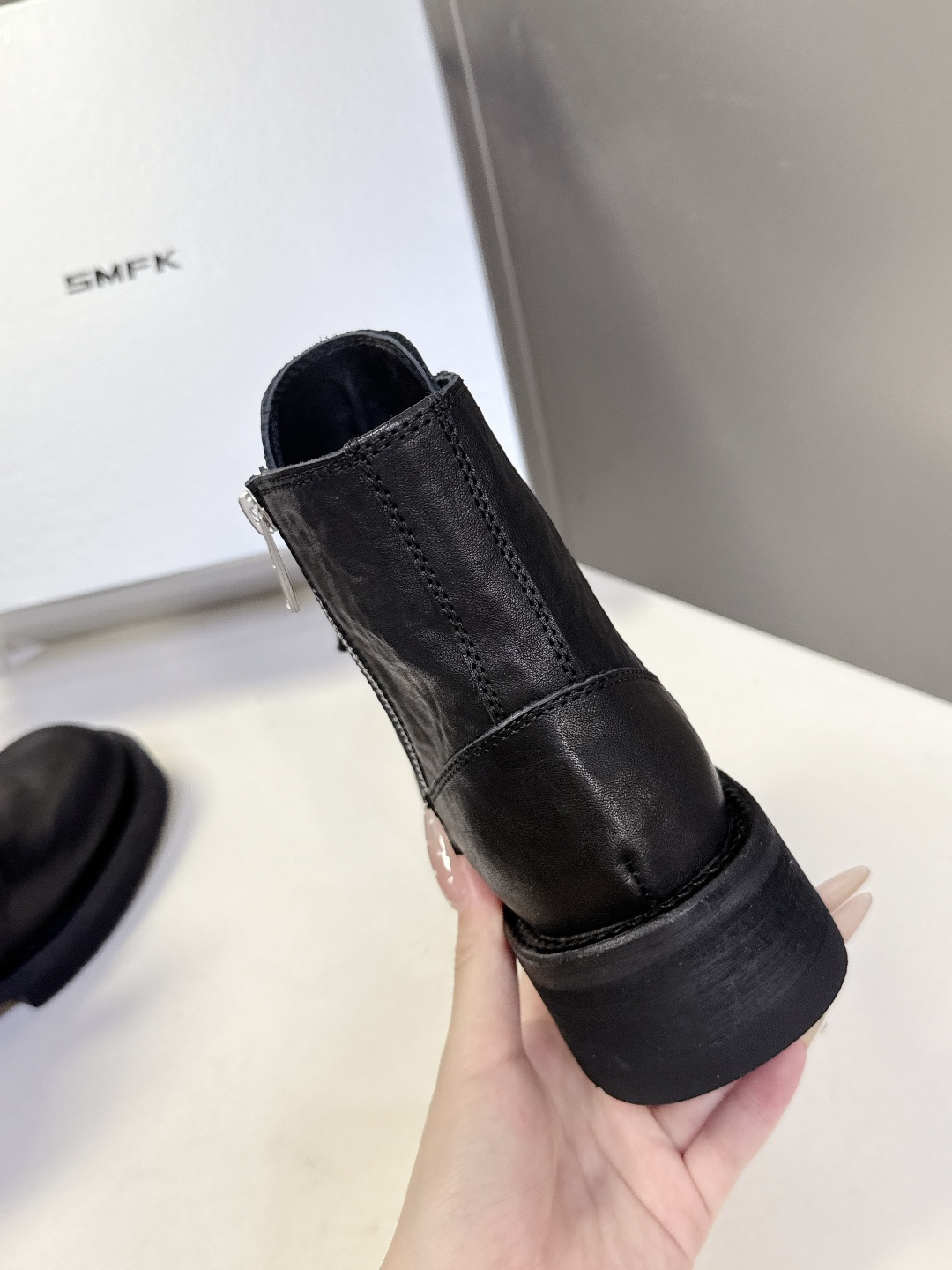 SMFK潮牌十字架秋冬最新款水洗皮鞋 牛仔靴 短靴超多明星网红种草 简约的设计 十字架logo点缀 品牌