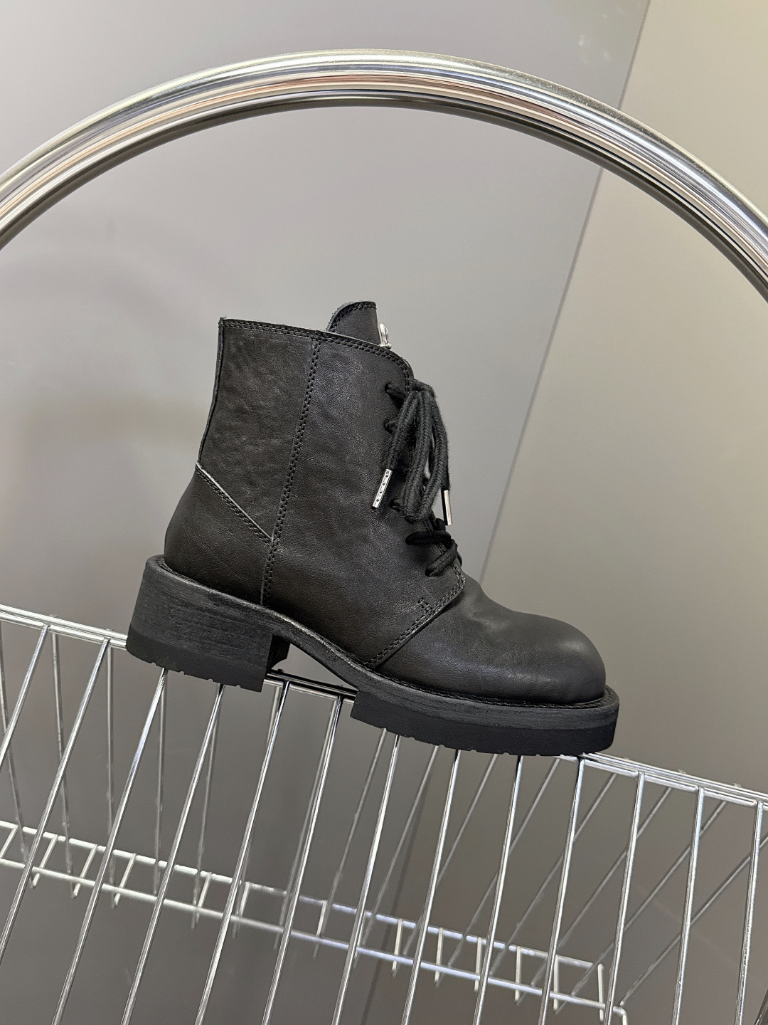 SMFK潮牌十字架秋冬最新款水洗皮鞋 牛仔靴 短靴超多明星网红种草 简约的设计 十字架logo点缀 品牌