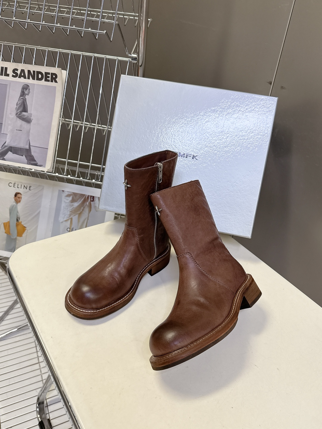 SMFK潮牌十字架秋冬最新款水洗皮鞋 牛仔靴 短靴超多明星网红种草 简约的设计 十字架logo点缀 品牌