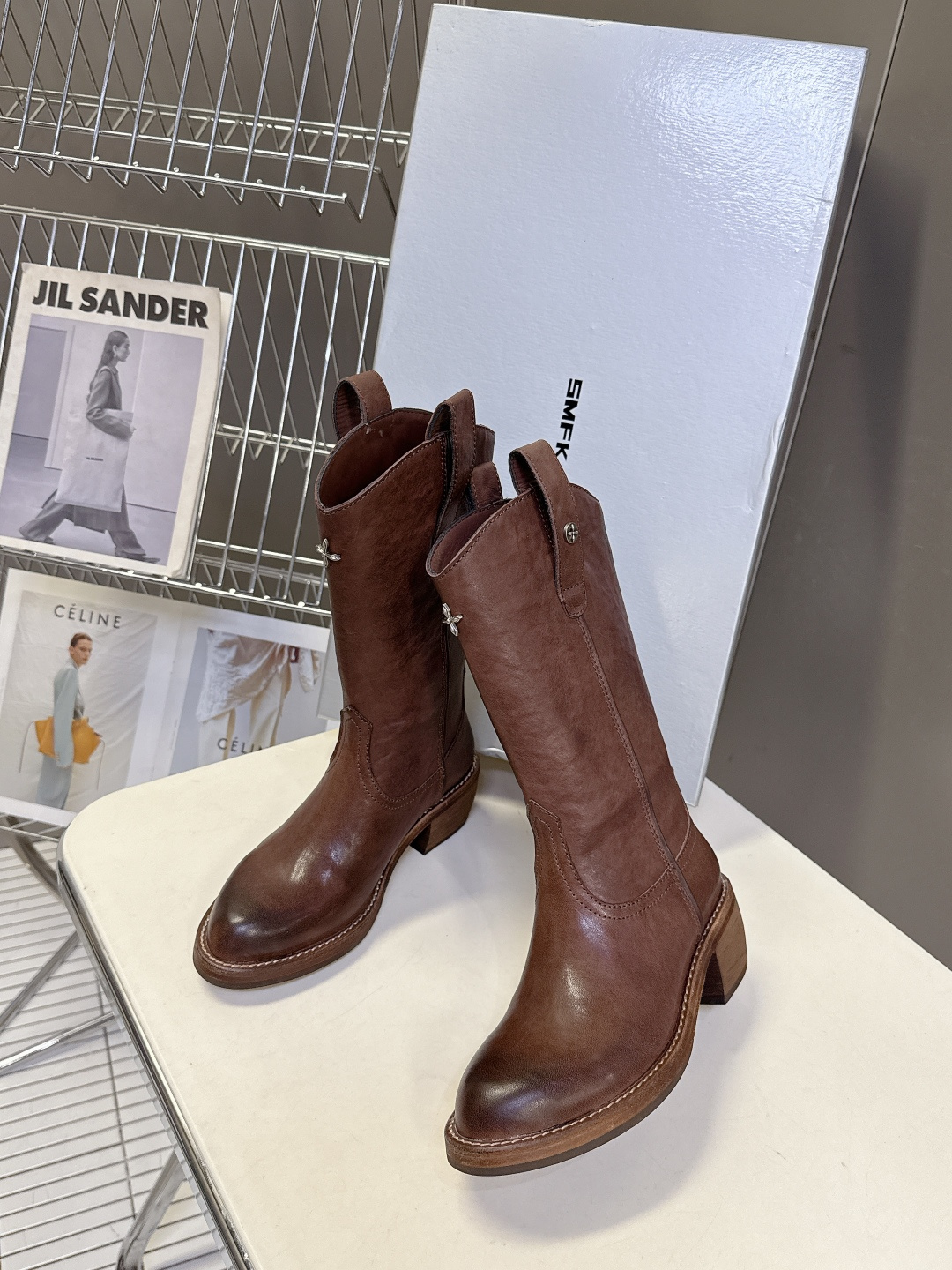 SMFK潮牌十字架秋冬最新款水洗皮鞋 牛仔靴 短靴超多明星网红种草 简约的设计 十字架logo点缀 品牌