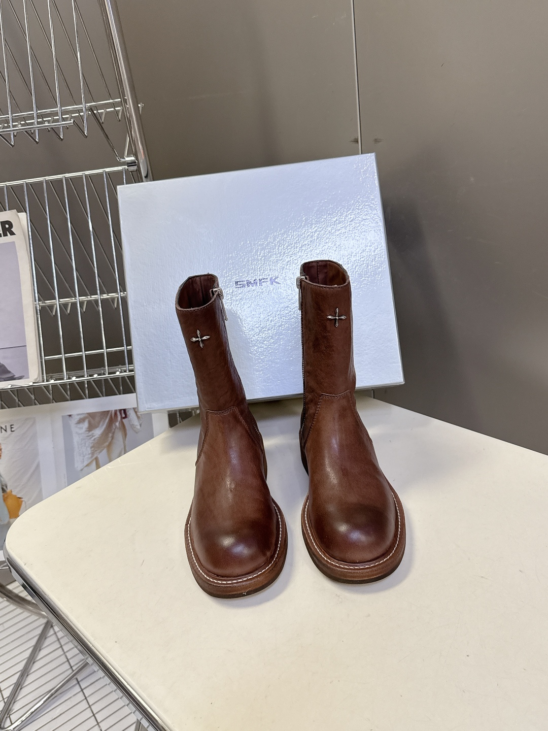 SMFK潮牌十字架秋冬最新款水洗皮鞋 牛仔靴 短靴超多明星网红种草 简约的设计 十字架logo点缀 品牌