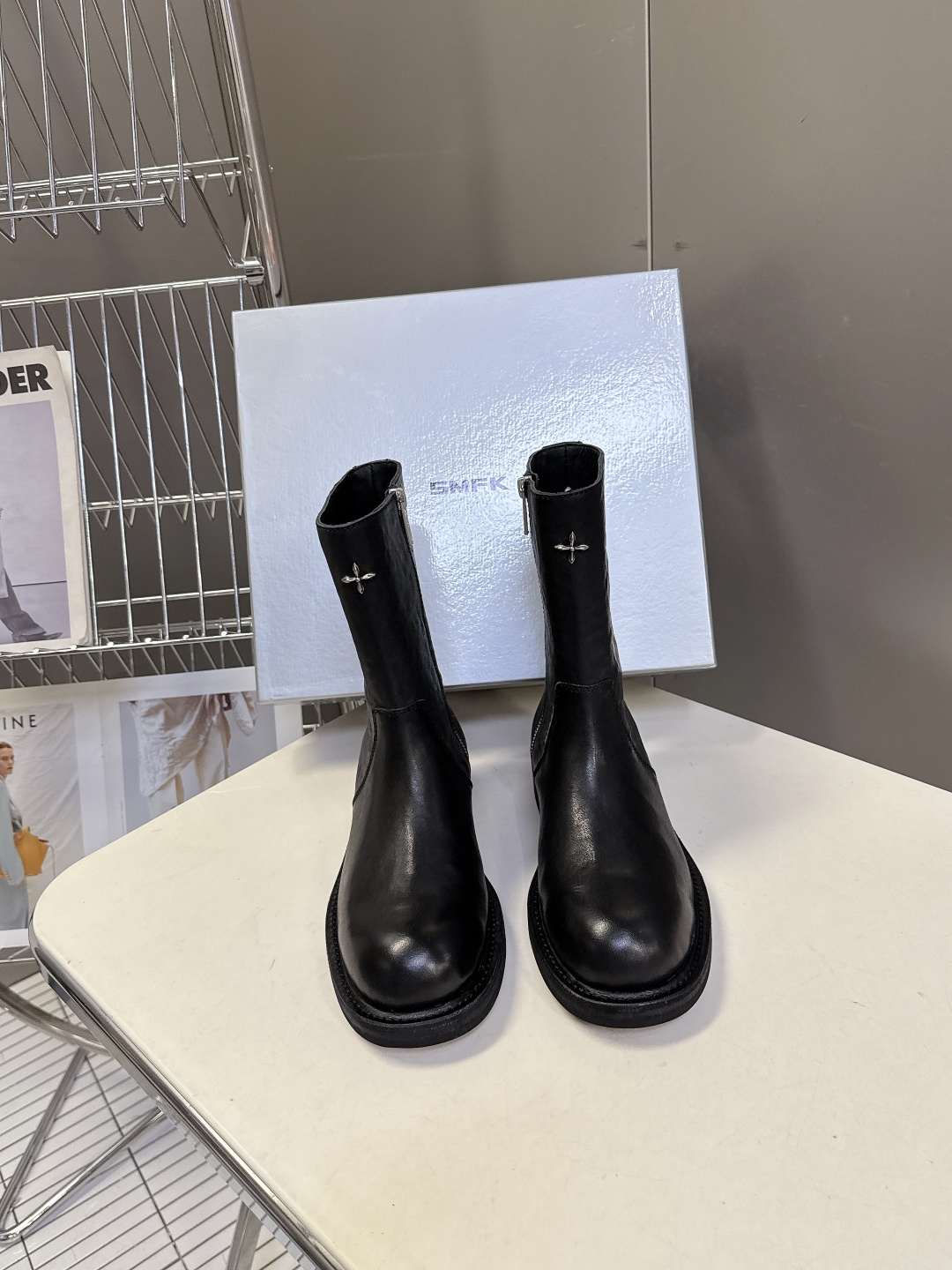 SMFK潮牌十字架秋冬最新款水洗皮鞋 牛仔靴 短靴超多明星网红种草 简约的设计 十字架logo点缀 品牌