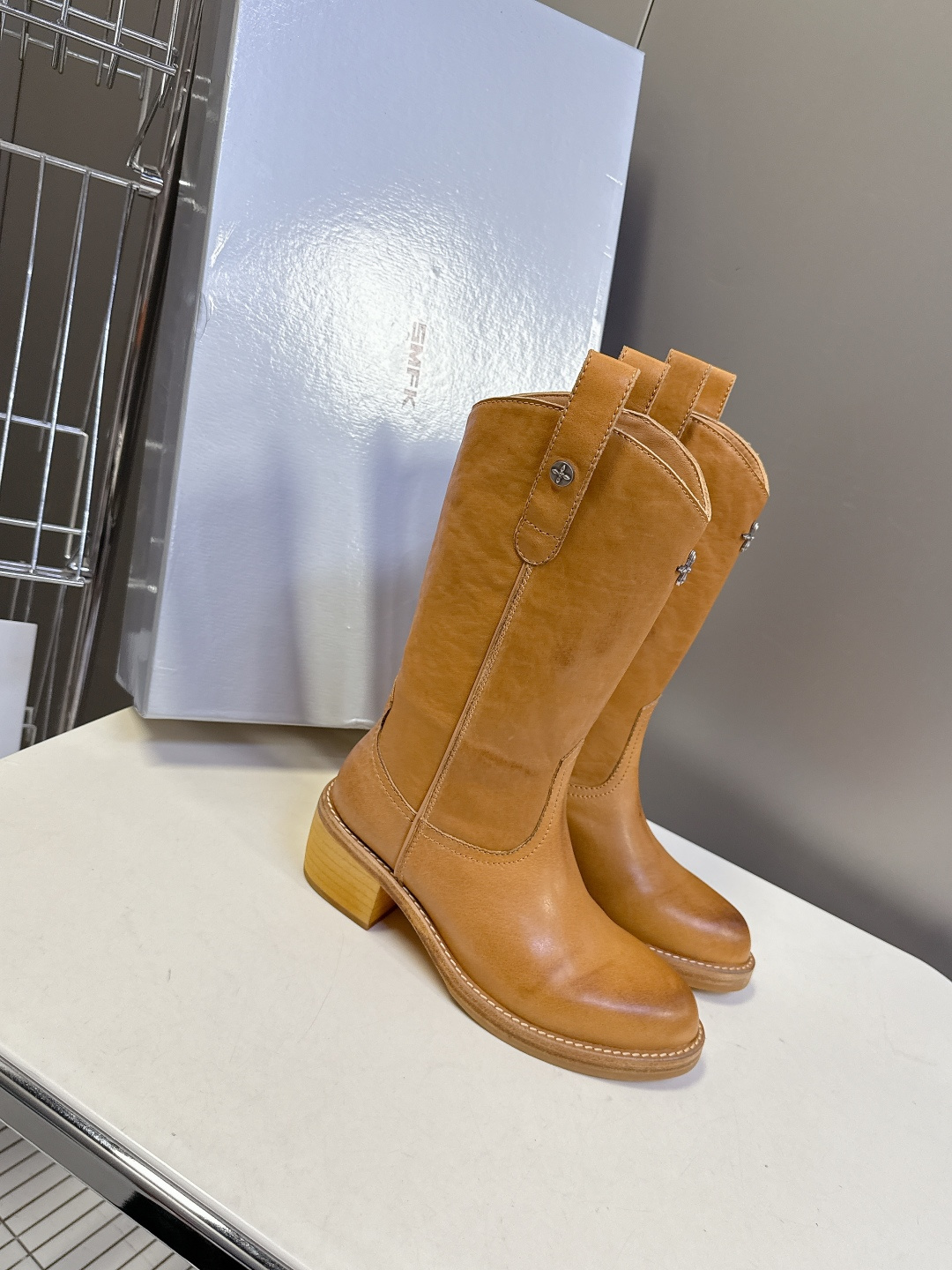 SMFK潮牌十字架秋冬最新款水洗皮鞋 牛仔靴 短靴超多明星网红种草 简约的设计 十字架logo点缀 品牌