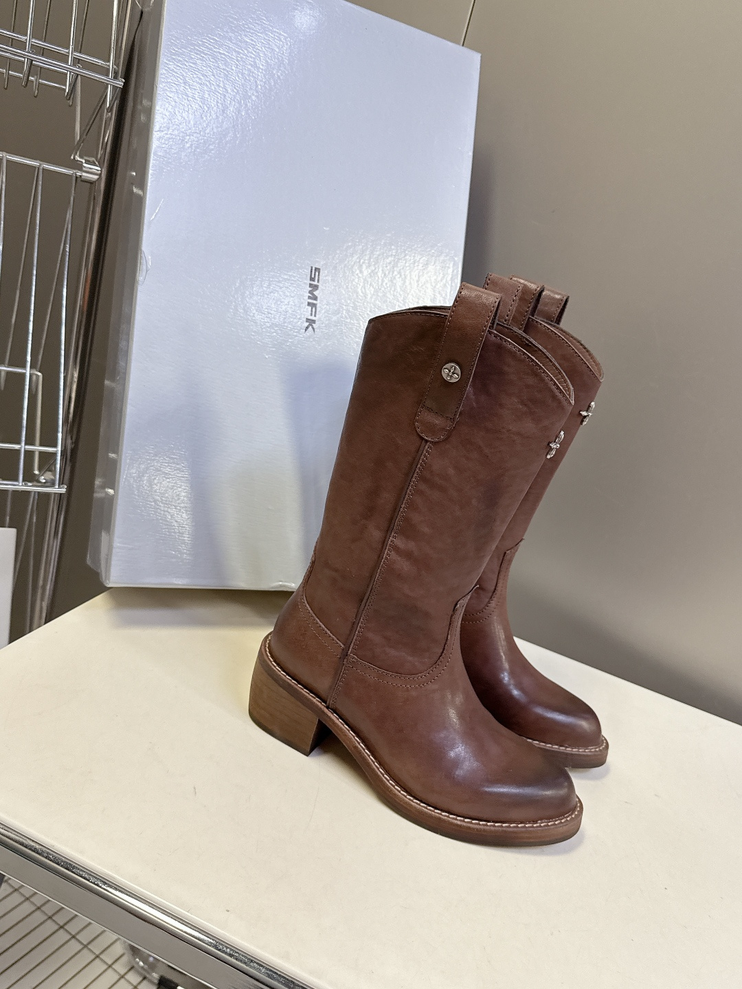 SMFK潮牌十字架秋冬最新款水洗皮鞋 牛仔靴 短靴超多明星网红种草 简约的设计 十字架logo点缀 品牌