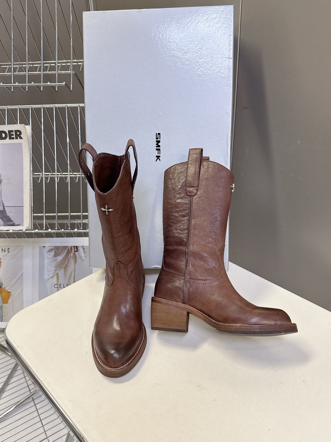 SMFK潮牌十字架秋冬最新款水洗皮鞋 牛仔靴 短靴超多明星网红种草 简约的设计 十字架logo点缀 品牌