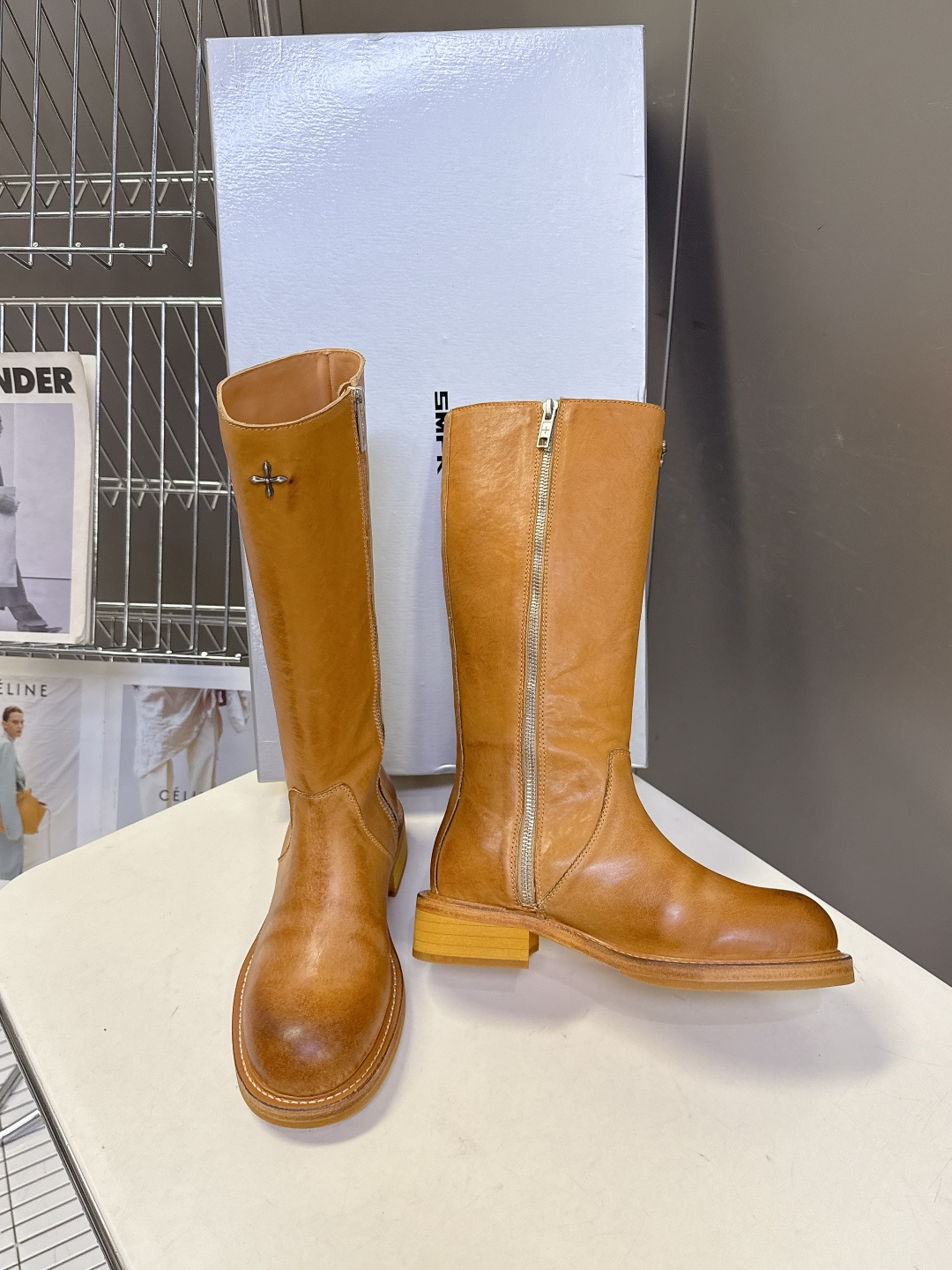 SMFK潮牌十字架秋冬最新款水洗皮鞋 牛仔靴 短靴超多明星网红种草 简约的设计 十字架logo点缀 品牌