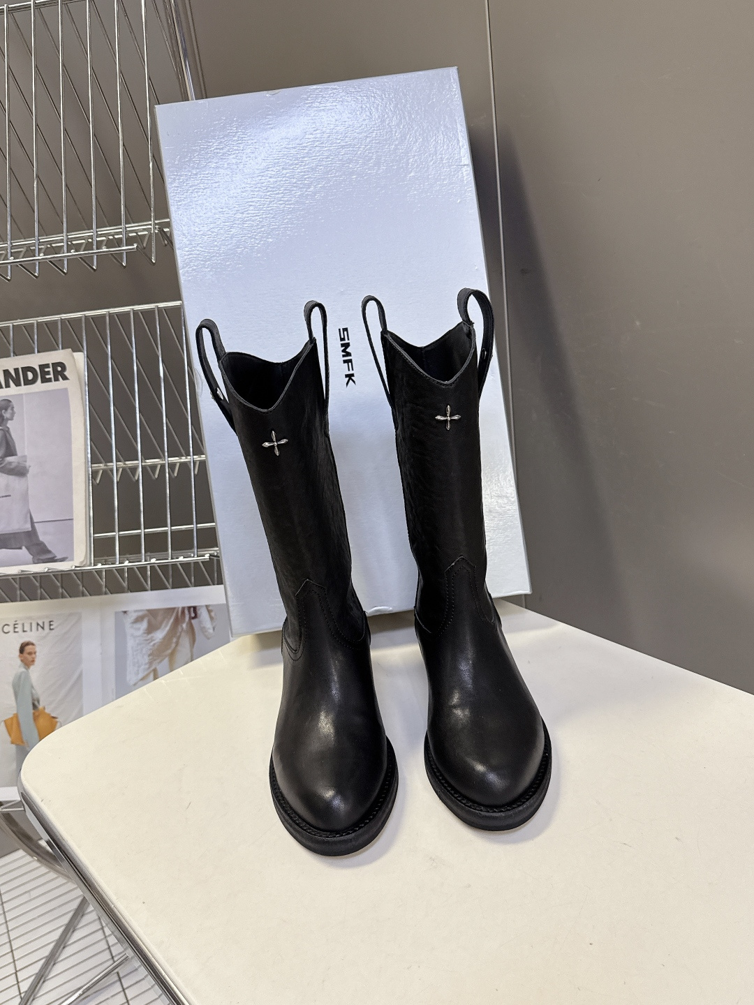 SMFK潮牌十字架秋冬最新款水洗皮鞋 牛仔靴 短靴超多明星网红种草 简约的设计 十字架logo点缀 品牌