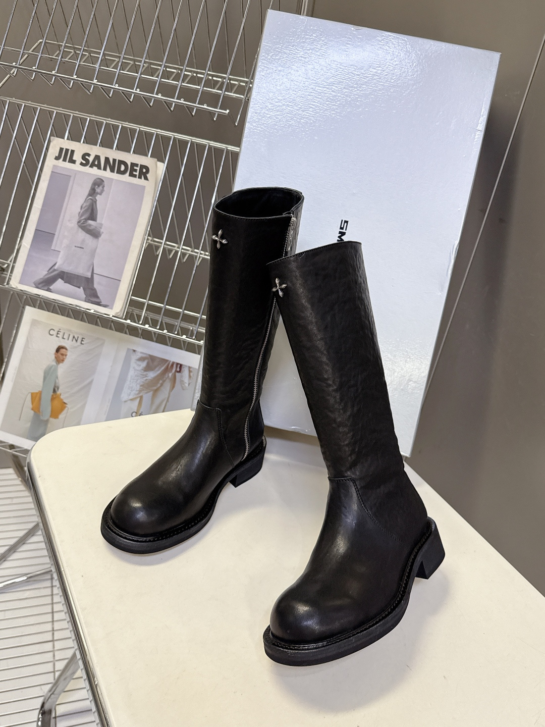 SMFK潮牌十字架秋冬最新款水洗皮鞋 牛仔靴 短靴超多明星网红种草 简约的设计 十字架logo点缀 品牌