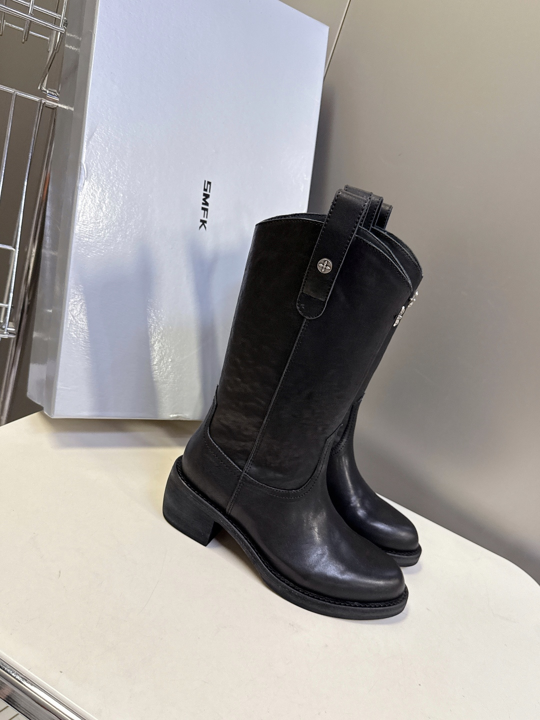 SMFK潮牌十字架秋冬最新款水洗皮鞋 牛仔靴 短靴超多明星网红种草 简约的设计 十字架logo点缀 品牌