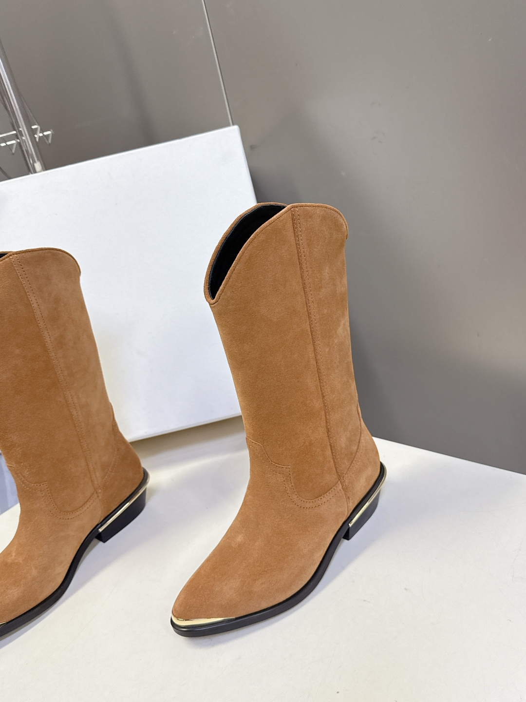 伊莎贝尔Isabel Marant秋冬走秀款西部牛仔靴 一年四季都可以穿的靴子来了，一双封神的复古靴 简