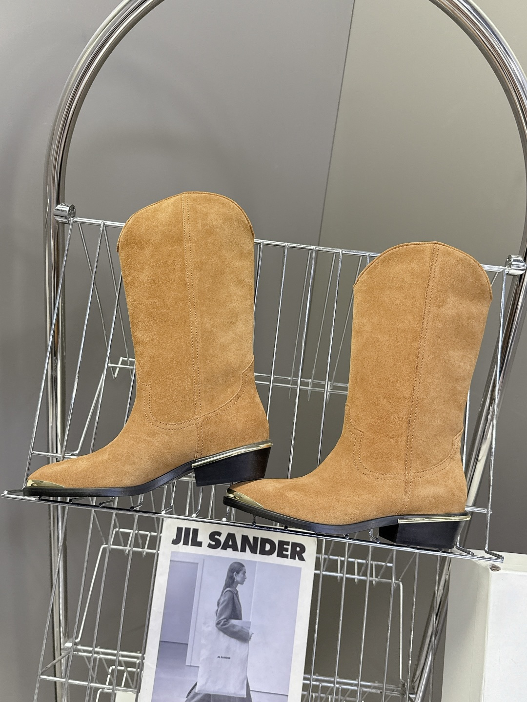 伊莎贝尔Isabel Marant秋冬走秀款西部牛仔靴 一年四季都可以穿的靴子来了，一双封神的复古靴 简