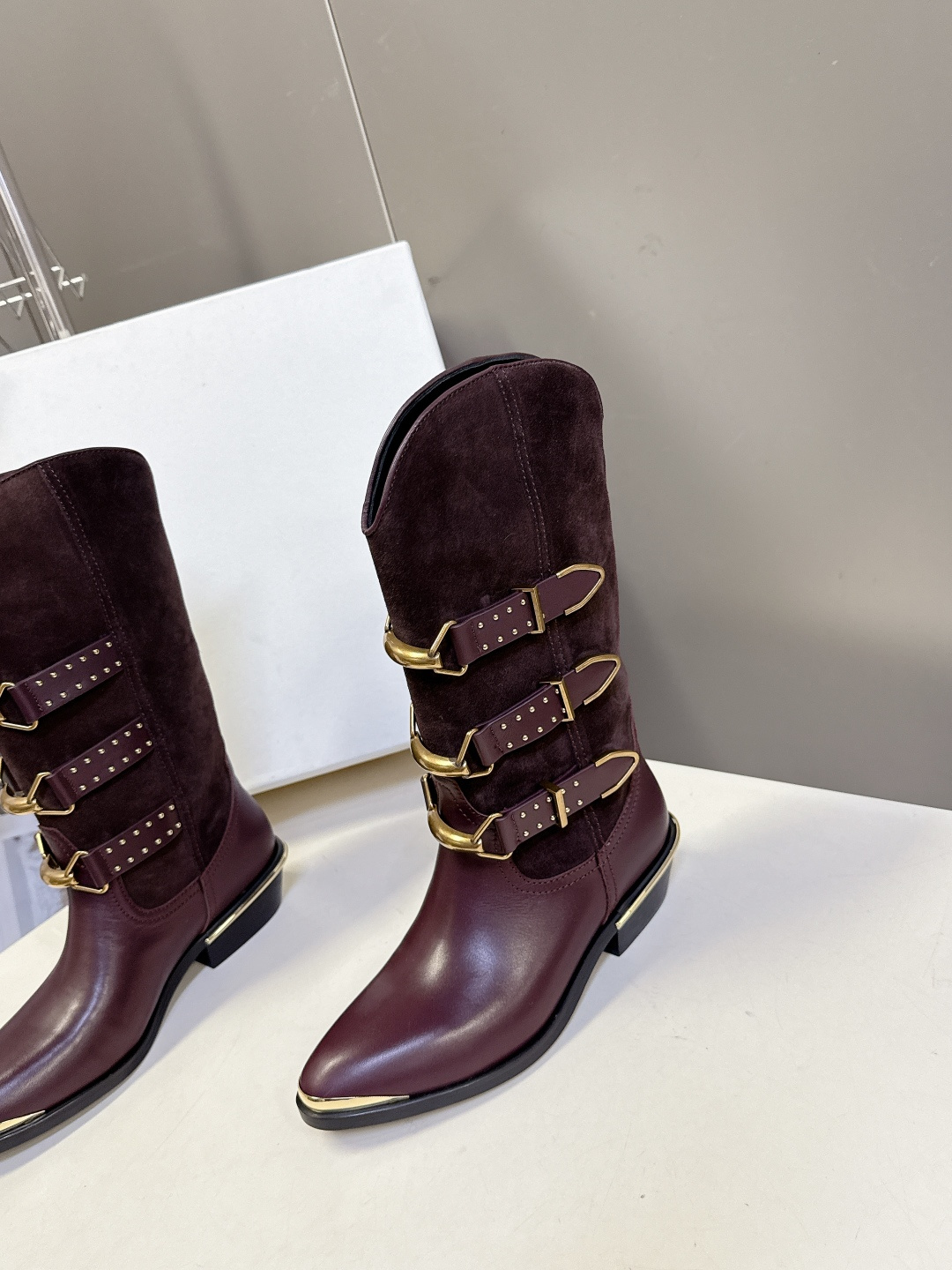 伊莎贝尔Isabel Marant秋冬走秀款西部牛仔靴 一年四季都可以穿的靴子来了，一双封神的复古靴 简