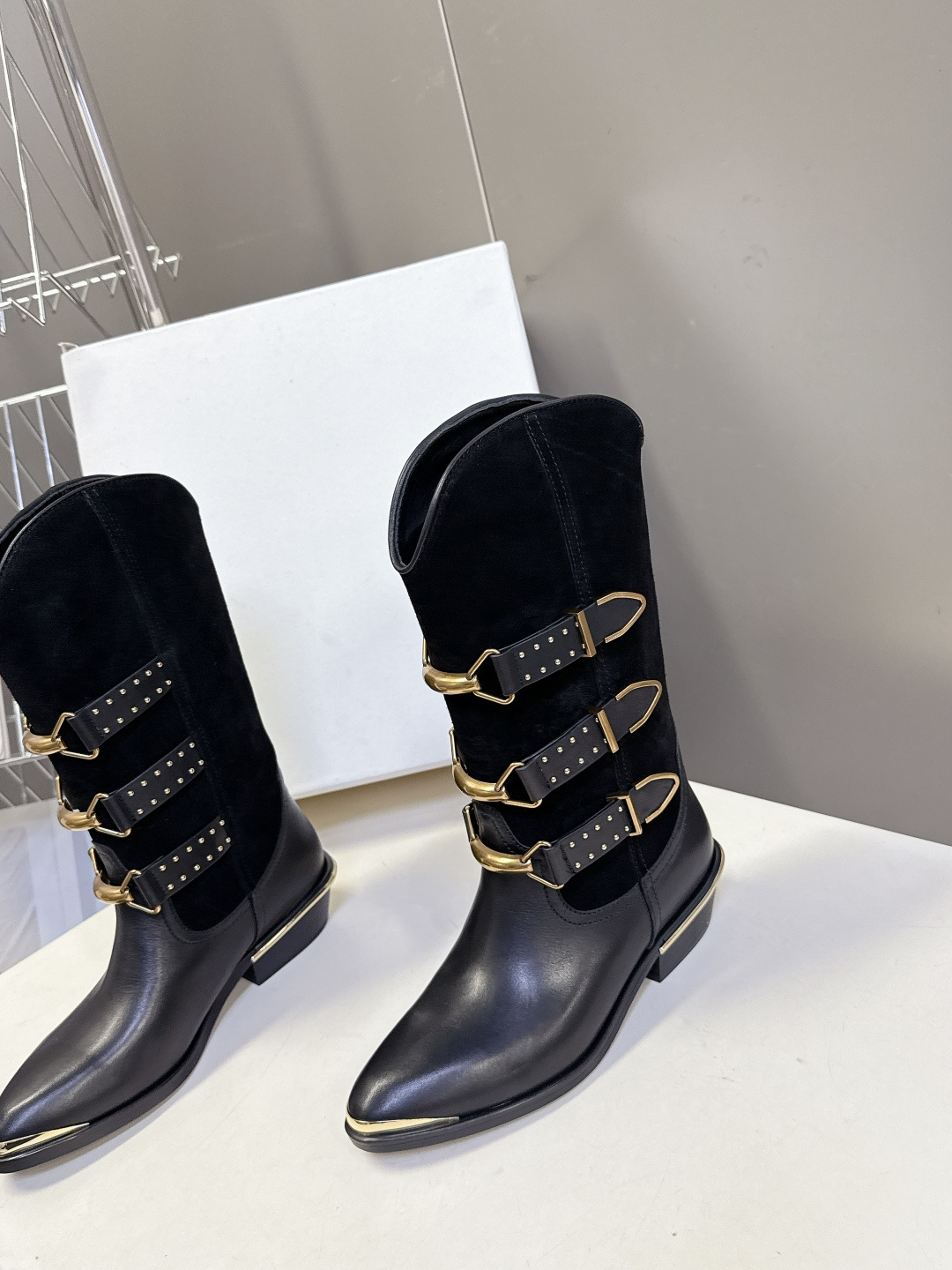 伊莎贝尔Isabel Marant秋冬走秀款西部牛仔靴 一年四季都可以穿的靴子来了，一双封神的复古靴 简