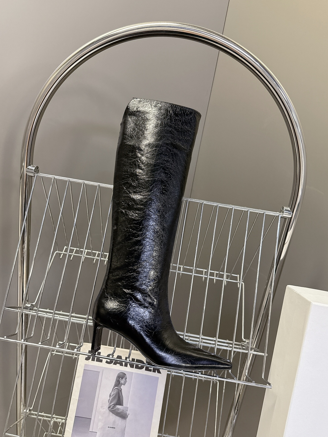 小众潮牌KHAITE秋冬最新款复古尖头时装长靴 超多明星时尚博主种草 把“酷飒”焊在腿上 利落方跟+尖头