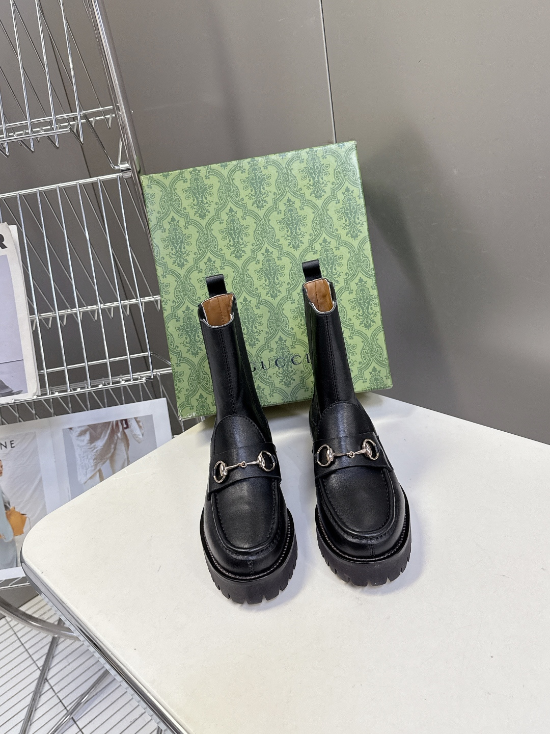 GUCCI古驰秋冬最新款一脚蹬短靴 不得不说G家这一季真的太酷了！经典的鞋型 细节处无不彰显品牌logo