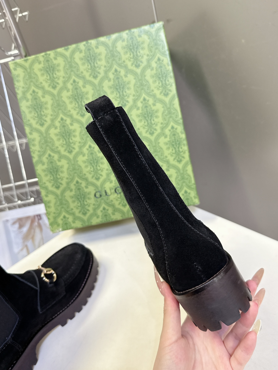 GUCCI古驰秋冬最新款一脚蹬短靴 不得不说G家这一季真的太酷了！经典的鞋型 细节处无不彰显品牌logo