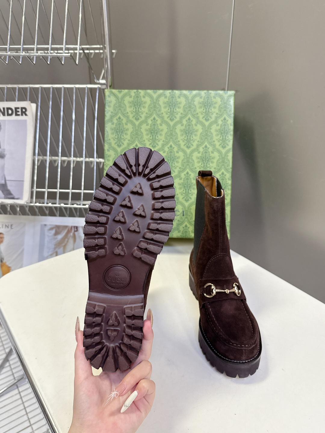 GUCCI古驰秋冬最新款一脚蹬短靴 不得不说G家这一季真的太酷了！经典的鞋型 细节处无不彰显品牌logo